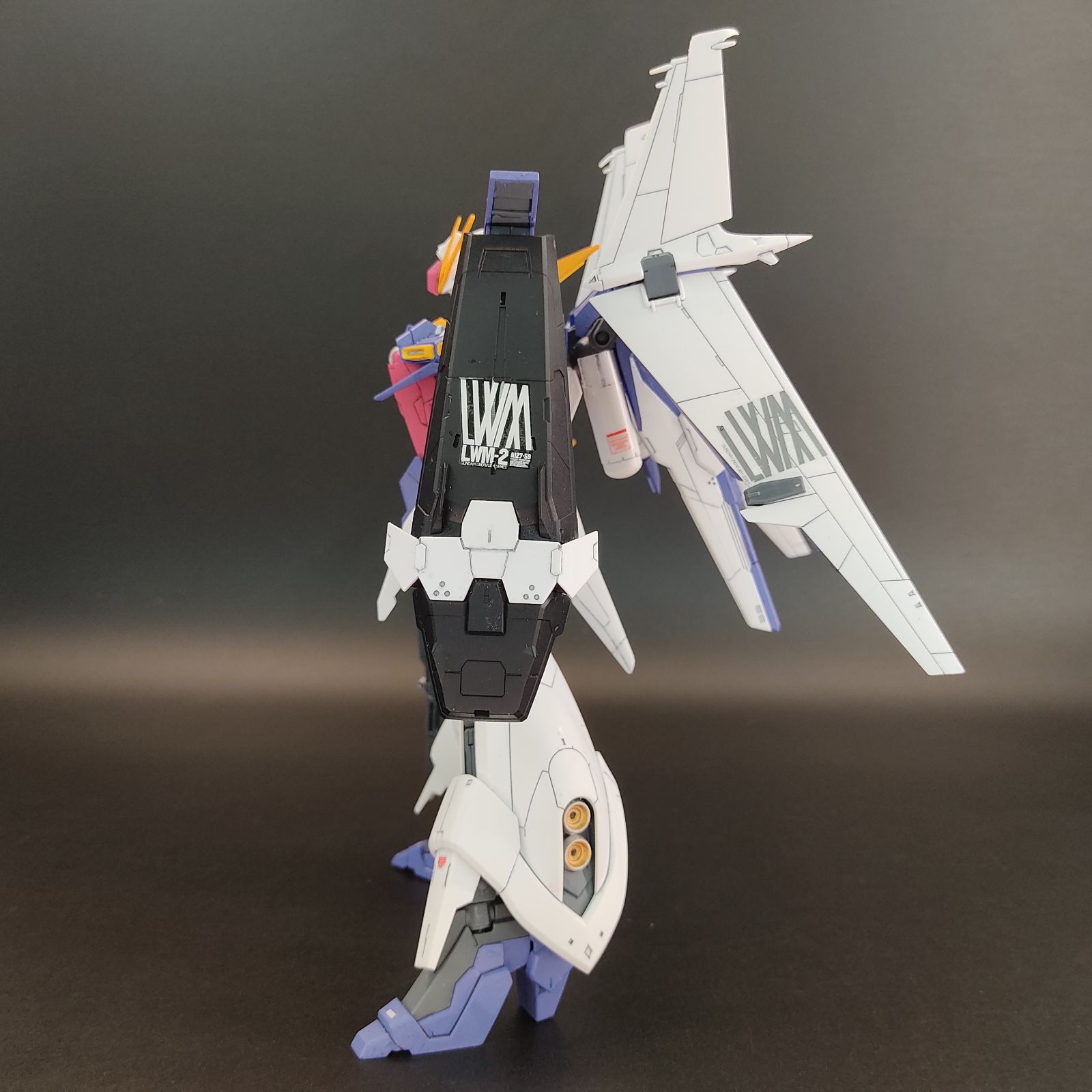 RE/100 ガンダムリントヴルム 完成品ジャンク ガンプラ【ジャンク品/塗装、汚れ、状態難あり】 RE/100 1/100