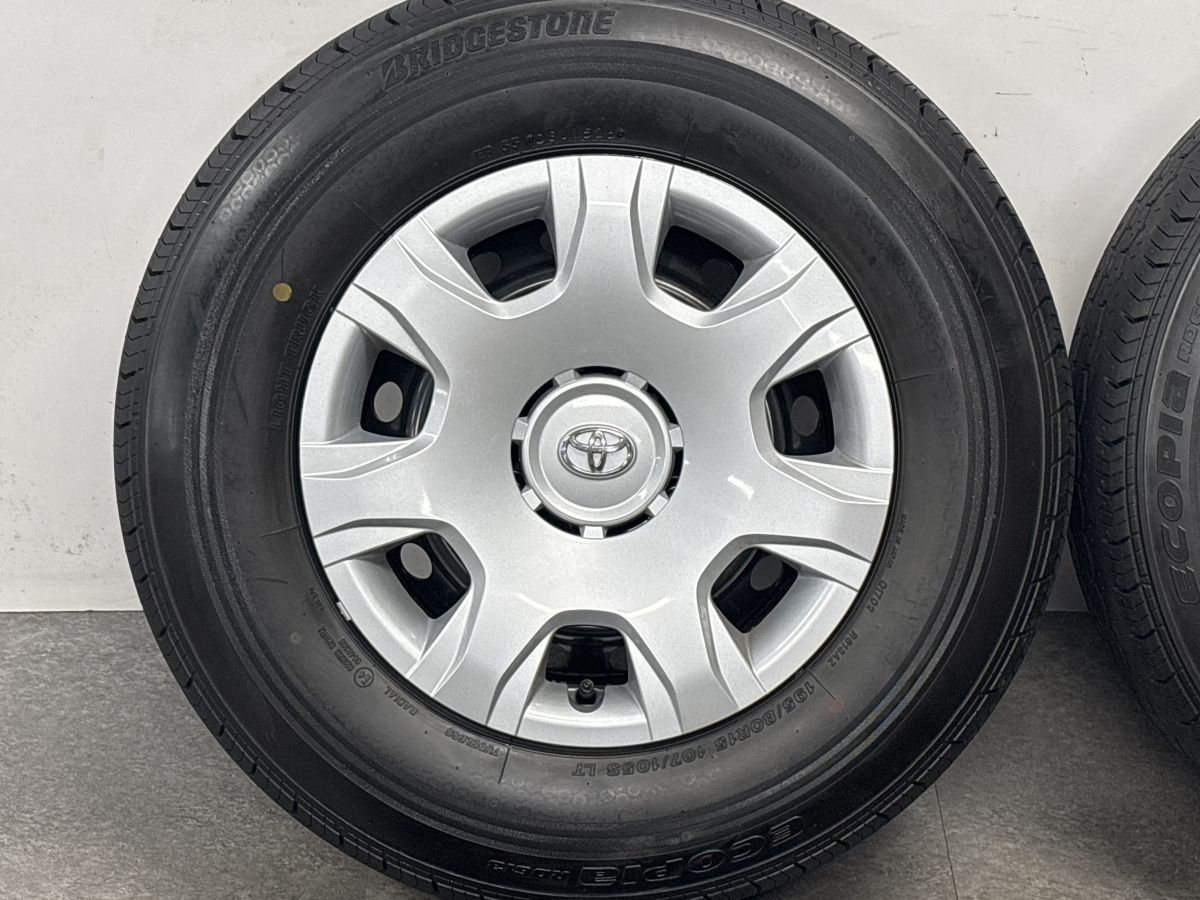 2026年製 バリ溝 美品】トヨタ 200 ハイエース 純正 15in 6J +35