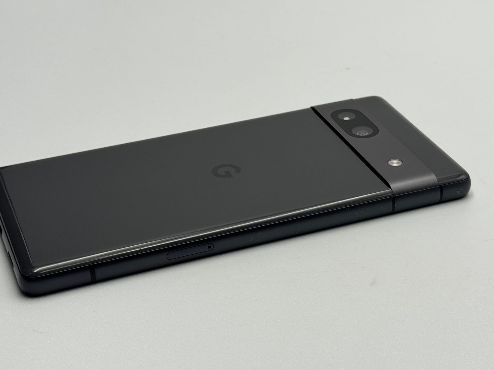 箱付き中古C】Google Pixel 7a 128GB Charcoal SIMフリー 白ロム