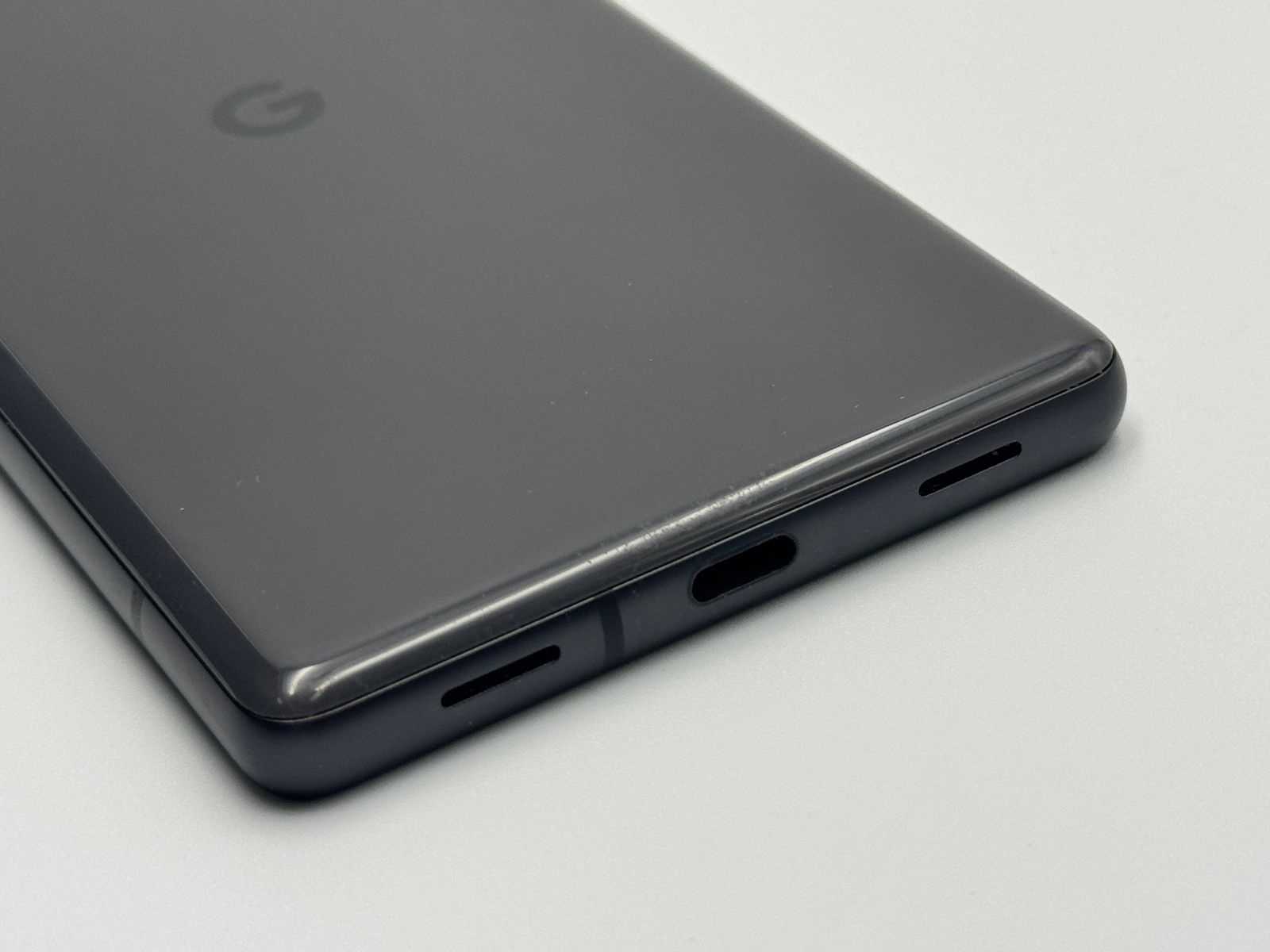 箱付き中古C】Google Pixel 7a 128GB Charcoal SIMフリー 白ロム