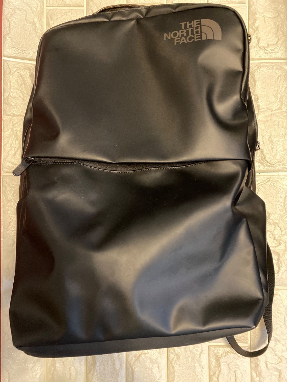 【美品】ノースフェイス シャトルデイパック ビジネスリュック 高耐水 マットブラック THE NORTH FACE バックパック PC収納 通勤 通学