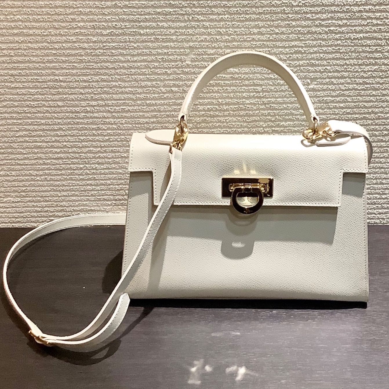 カルボッティ CARBOTTI ELENA エレナ 2WAY ハンドバッグ ショルダーバッグ レザー アイボリー 白 ホワイト ゴールド金具 H611/T25/T4
