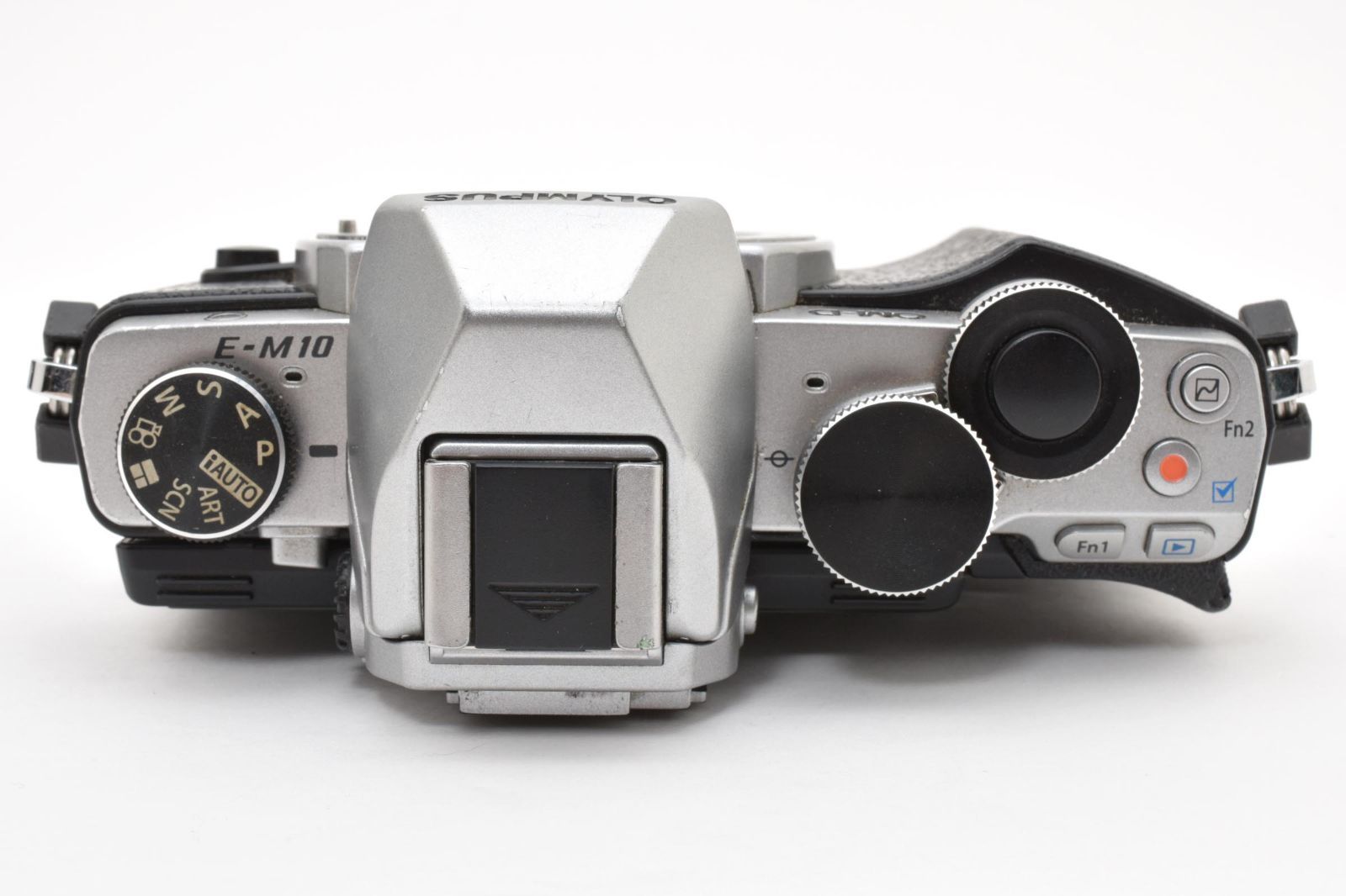 オリンパス　E-M10II ボディ ジャンク品 ☆ジャンク☆オリンパス OLYMPUS OM-D E-M10 ボディ シルバー☆ L50