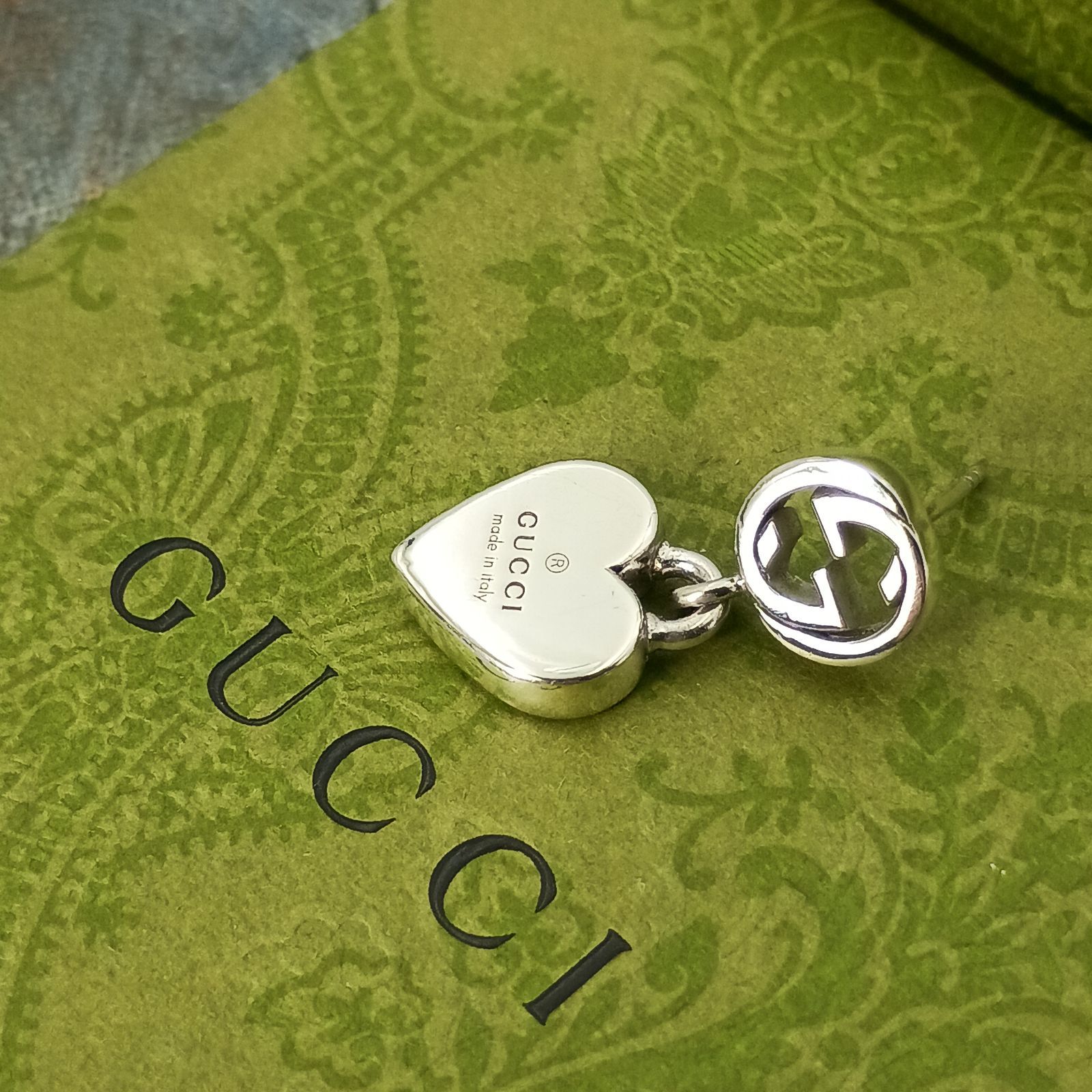 美品　GUCCI GGピアスL 片耳　シルバー925 GUCCI グッチ インターロッキングG ハート ロゴ ピアス 片耳