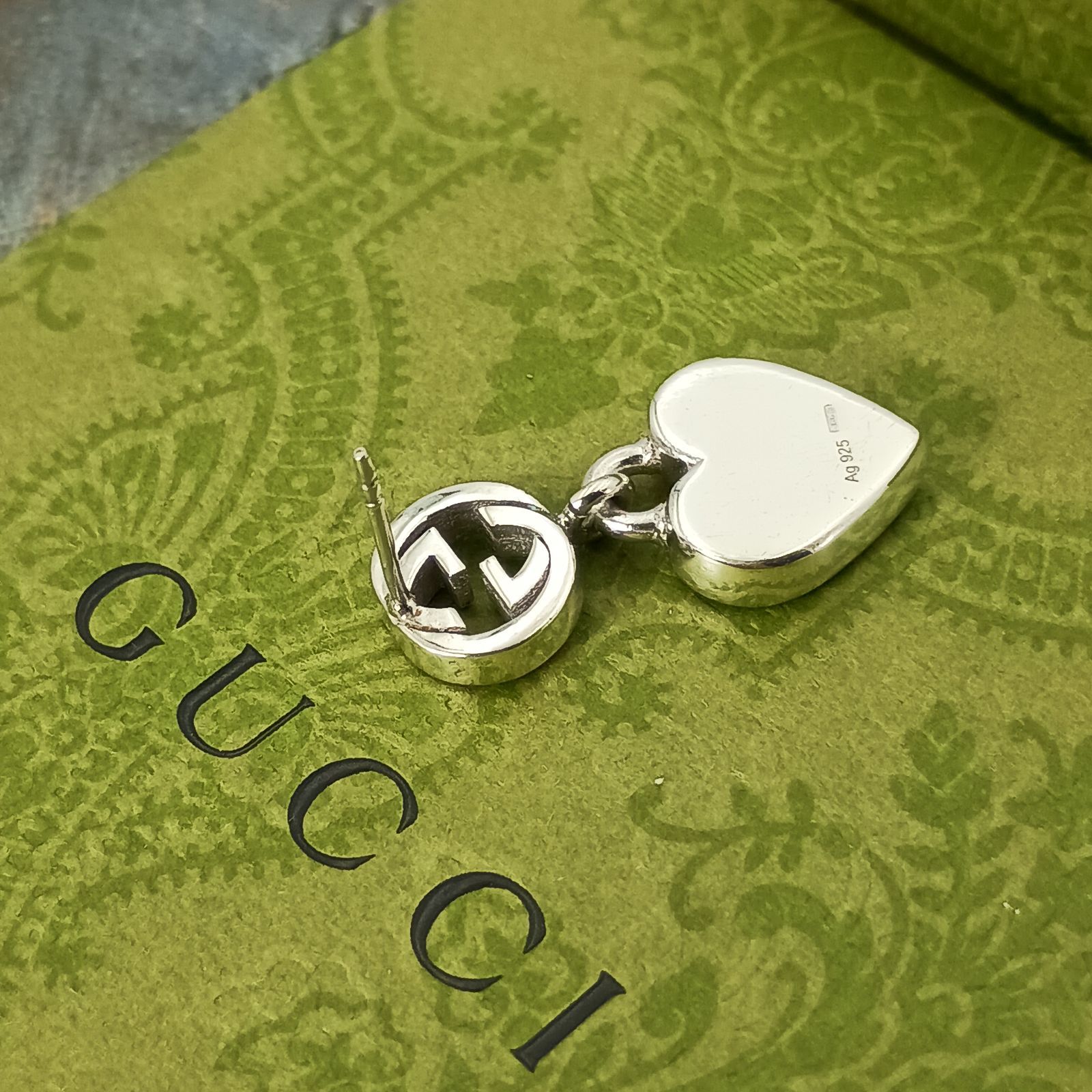 GUCCI グッチ インターロッキングG ハート ロゴ ピアス 片耳
