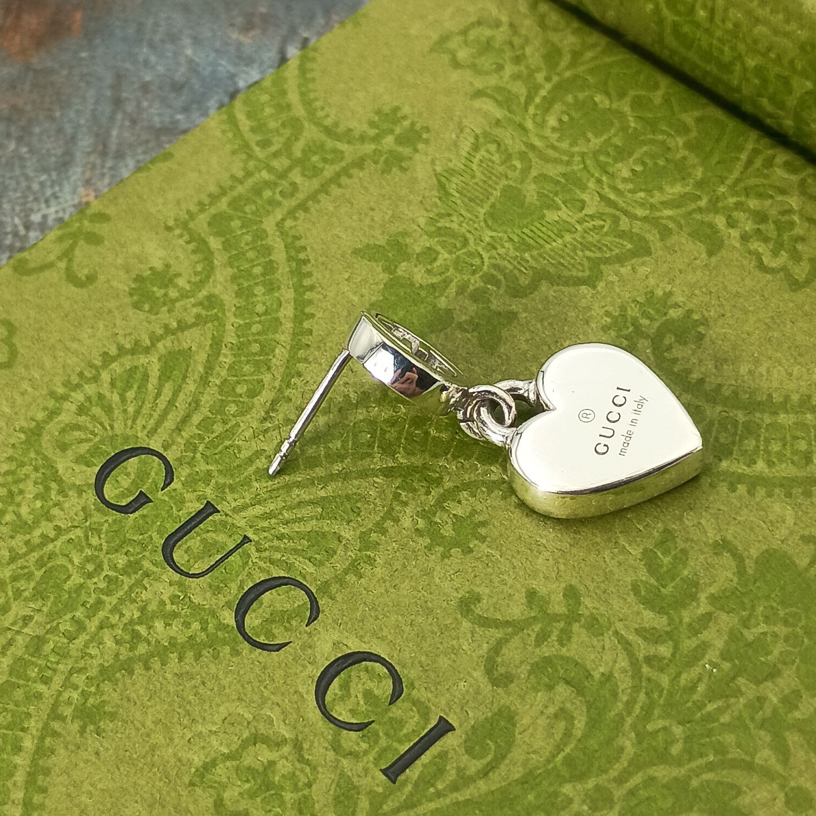 GUCCI グッチ インターロッキングG ハート ロゴ ピアス 片耳
