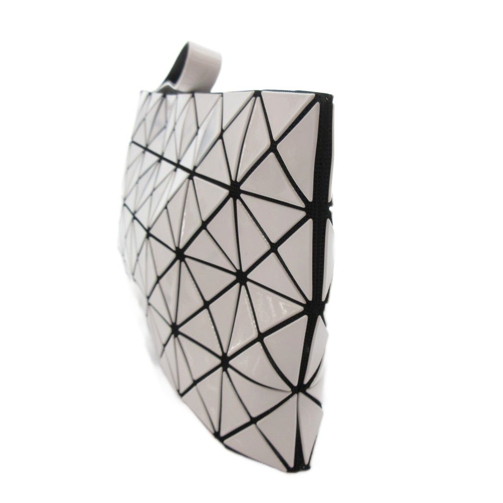 バオバオ イッセイミヤケ BAOBAO ISSEY MIYAKE クラッチバッグ