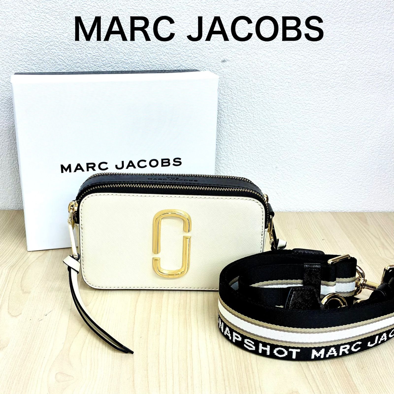 【マークジェイコブス MARC JACOBS】ほぼ新品！ザ•スナップショット/ショルダーバッグバッグ 保存箱＆袋付き ベージュ×ゴールド×ブラック M0012007 ⭐︎
