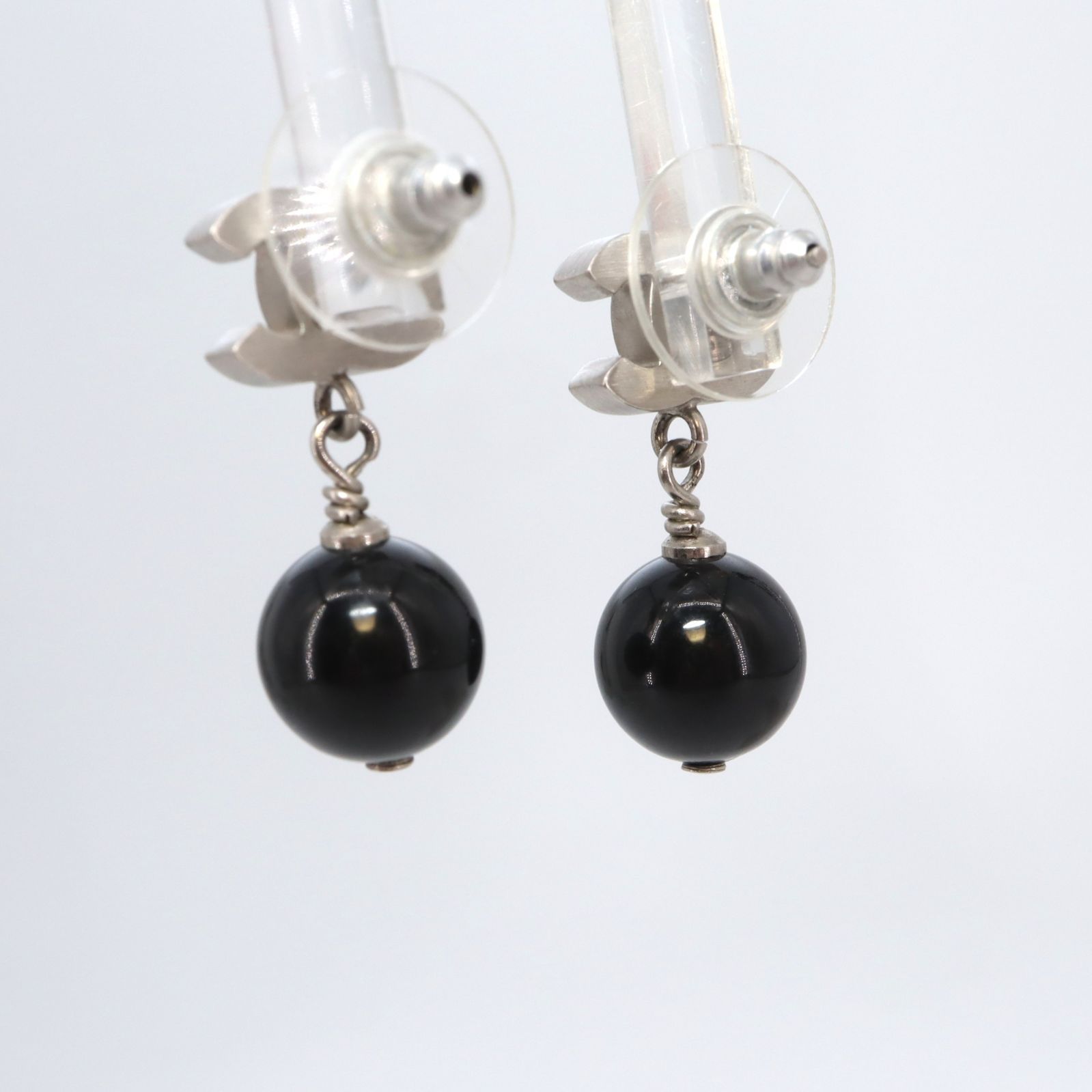 美品】CHANEL ココマーク フェイクパール ピアス ブラック - メルカリ