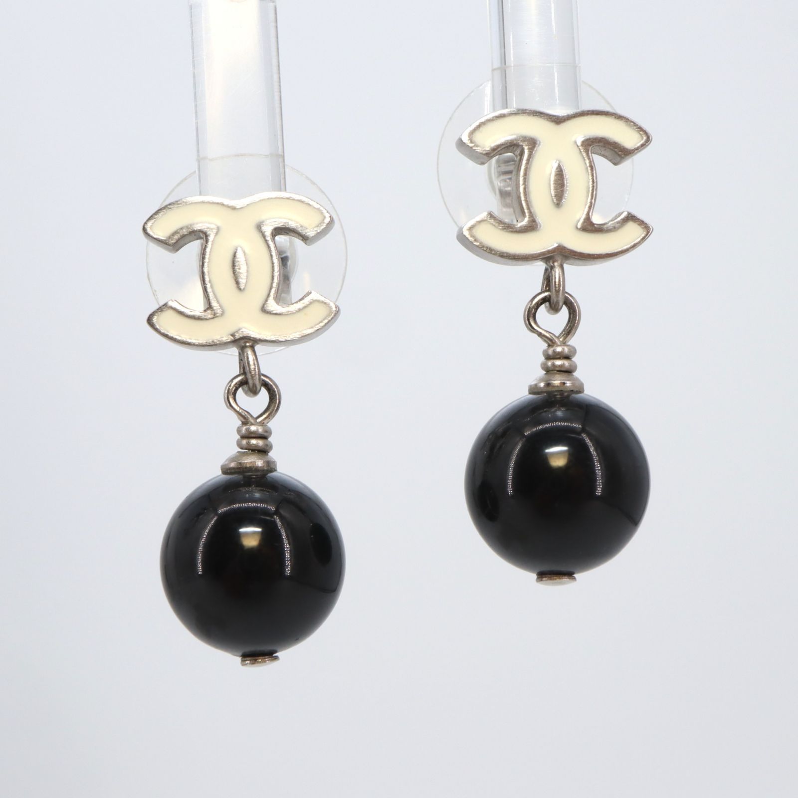 美品】CHANEL ココマーク フェイクパール ピアス ブラック - メルカリ