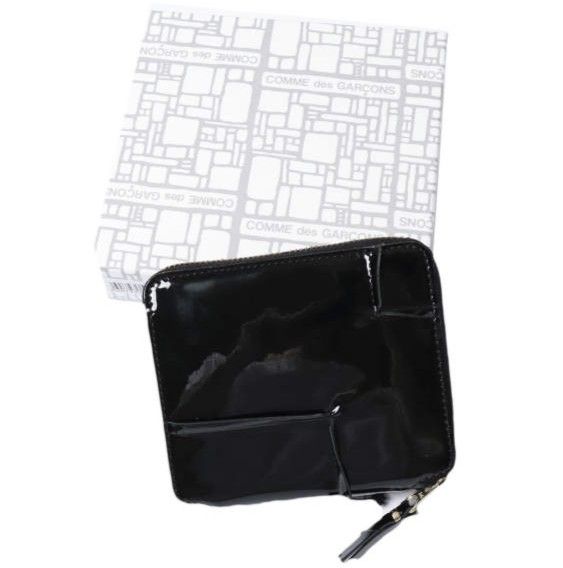 新品 Wallet COMME des GARCONS ウォレット コムデギャルソン REVERSED HEM リバースドヘム 二つ折り財布 8Z-R121-051 / SA2100RH BLACK エナメル ラウンドジップ g27235
