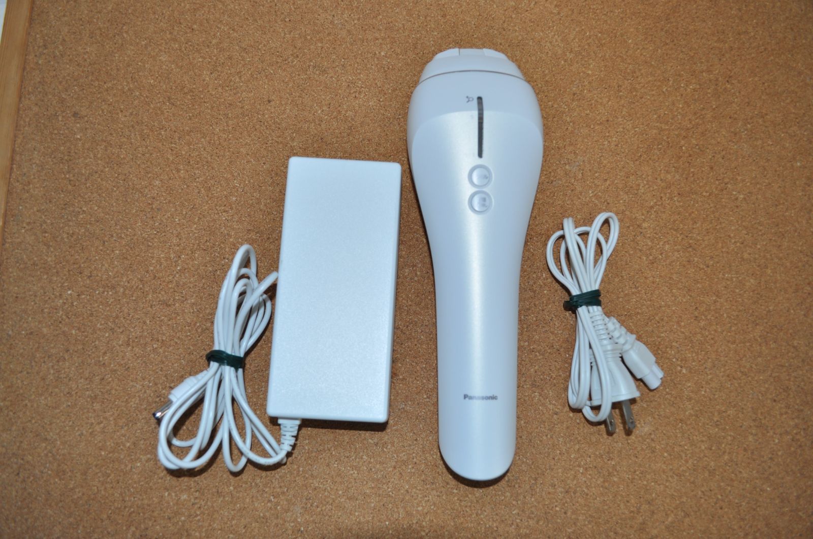 中古品 通電確認のみ Panasonic 光美容器 光エステ ES-CWP81