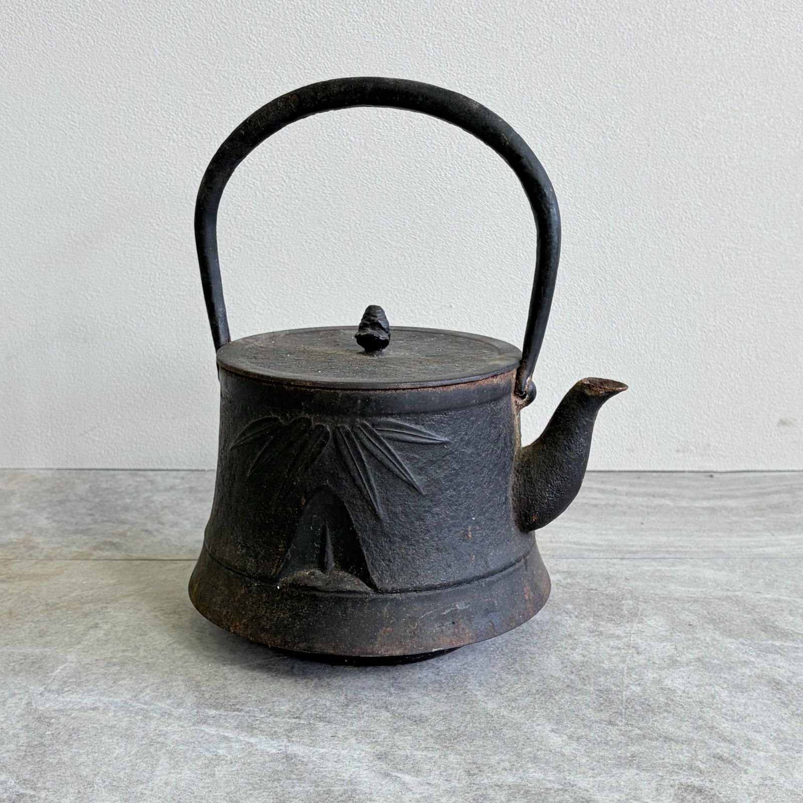 鉄瓶　富士山型　骨董　茶道具　やかん　サビ有り キッチン、台所用品 鉄瓶 富士山型 骨董 茶道具 やかん サビ有り