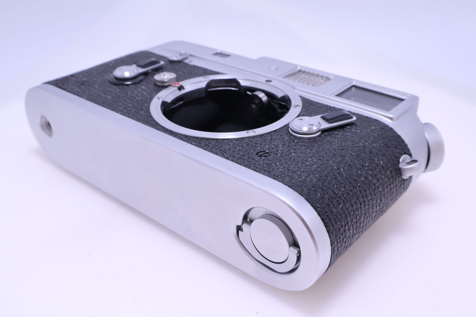 【美品】LEICA M4 ボディ クローム シリアル127万台 美品】LEICA M4 ボディ クローム シリアル127万台 - メルカリ