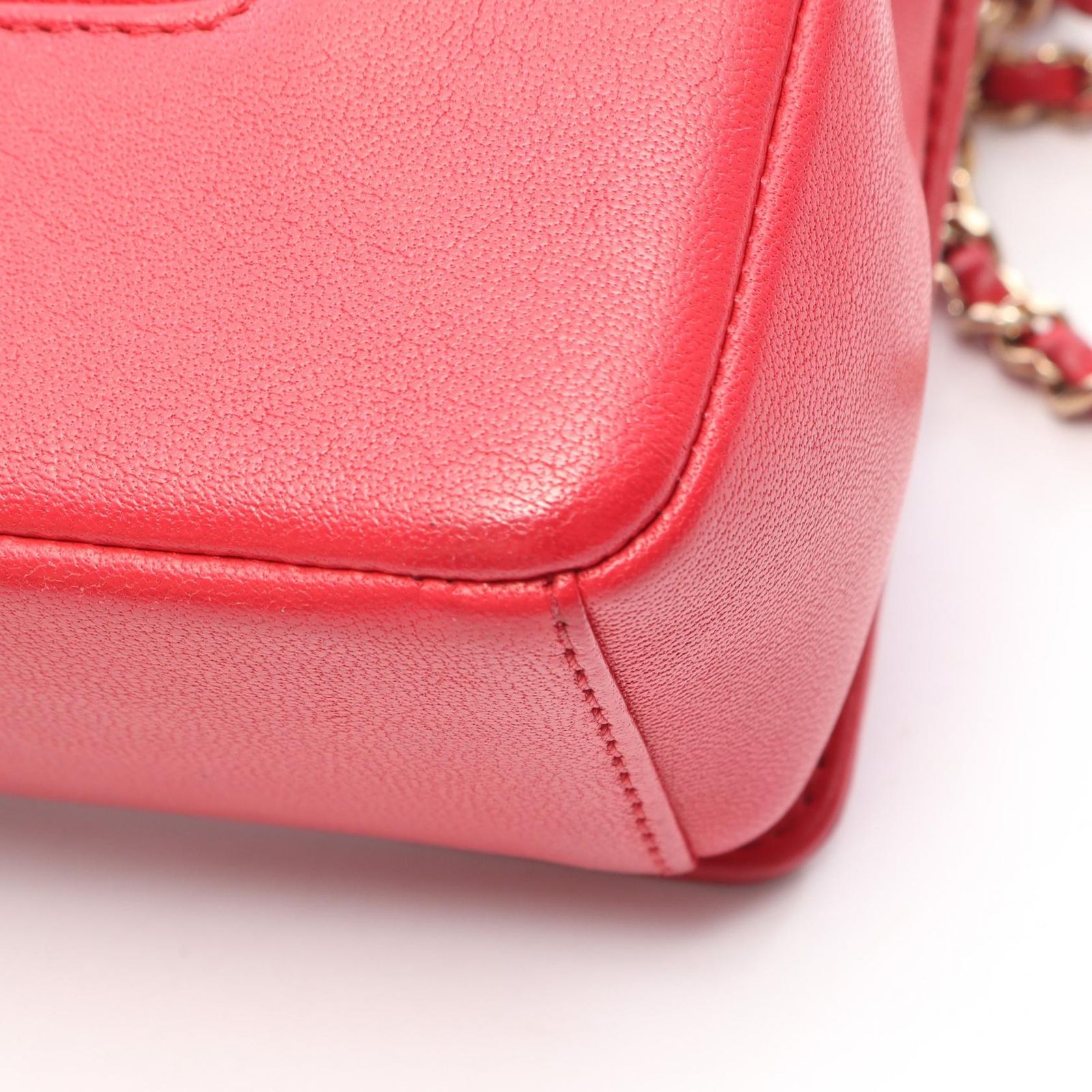シャネル CHANEL ショルダーバッグ シェブロン Vステッチ レッド