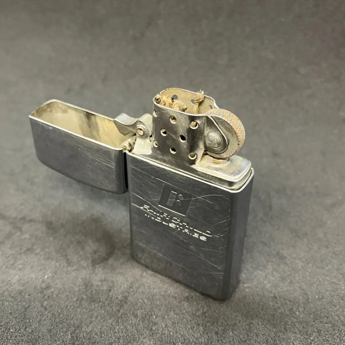 ジッポー 火花ありZIPPO オイルライター 1979年製 シルバー系 Zippo