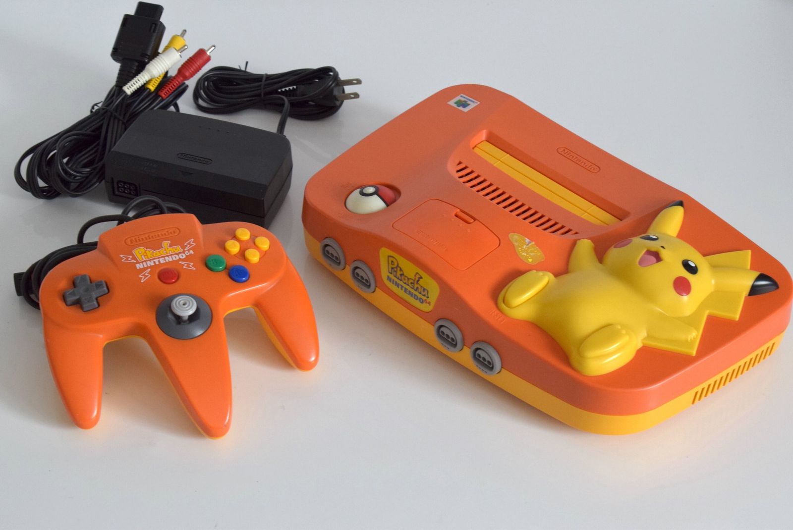 【N64】ピカチュウNINTENDO64 オレンジ＆イエロー 本体 すぐ遊べるセット（箱・説明書なし） ニンテンドウ64