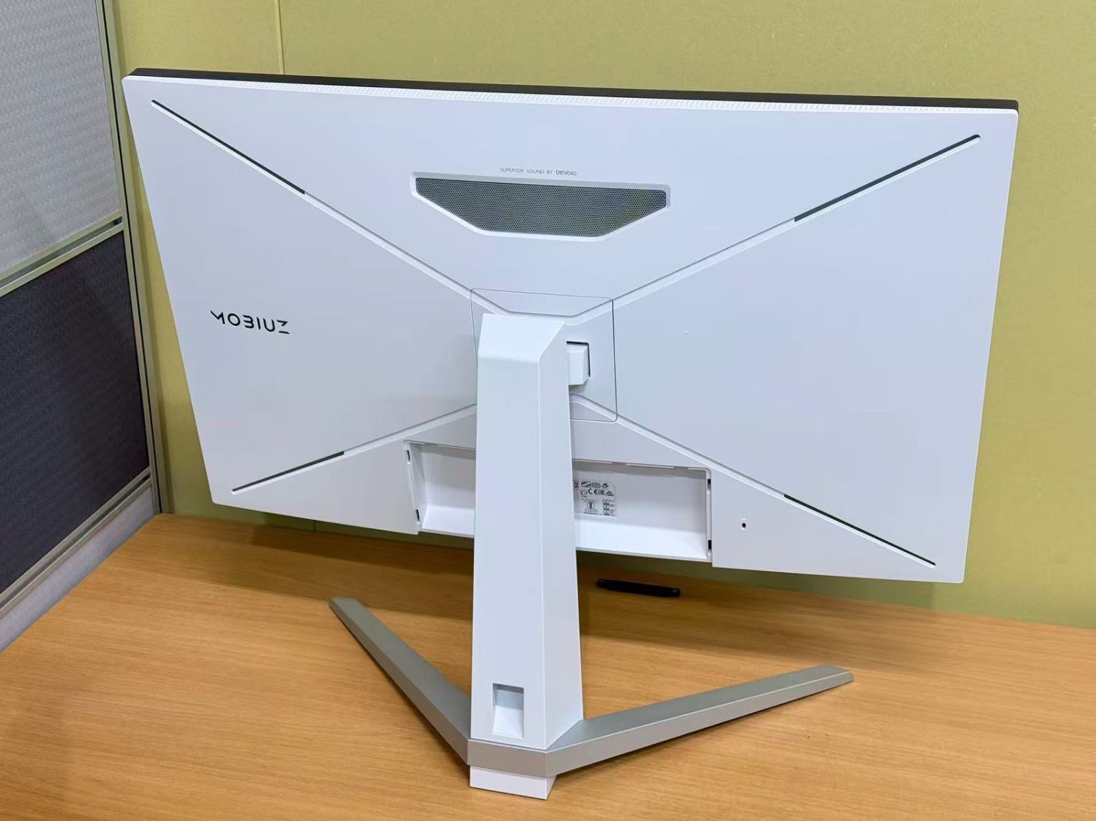 32インチ 4K UHD ゲーミングモニター 中古美品 美品 BenQ ゲーミングモニター 32 型(インチ) 4K MOBIUZ EX3210U