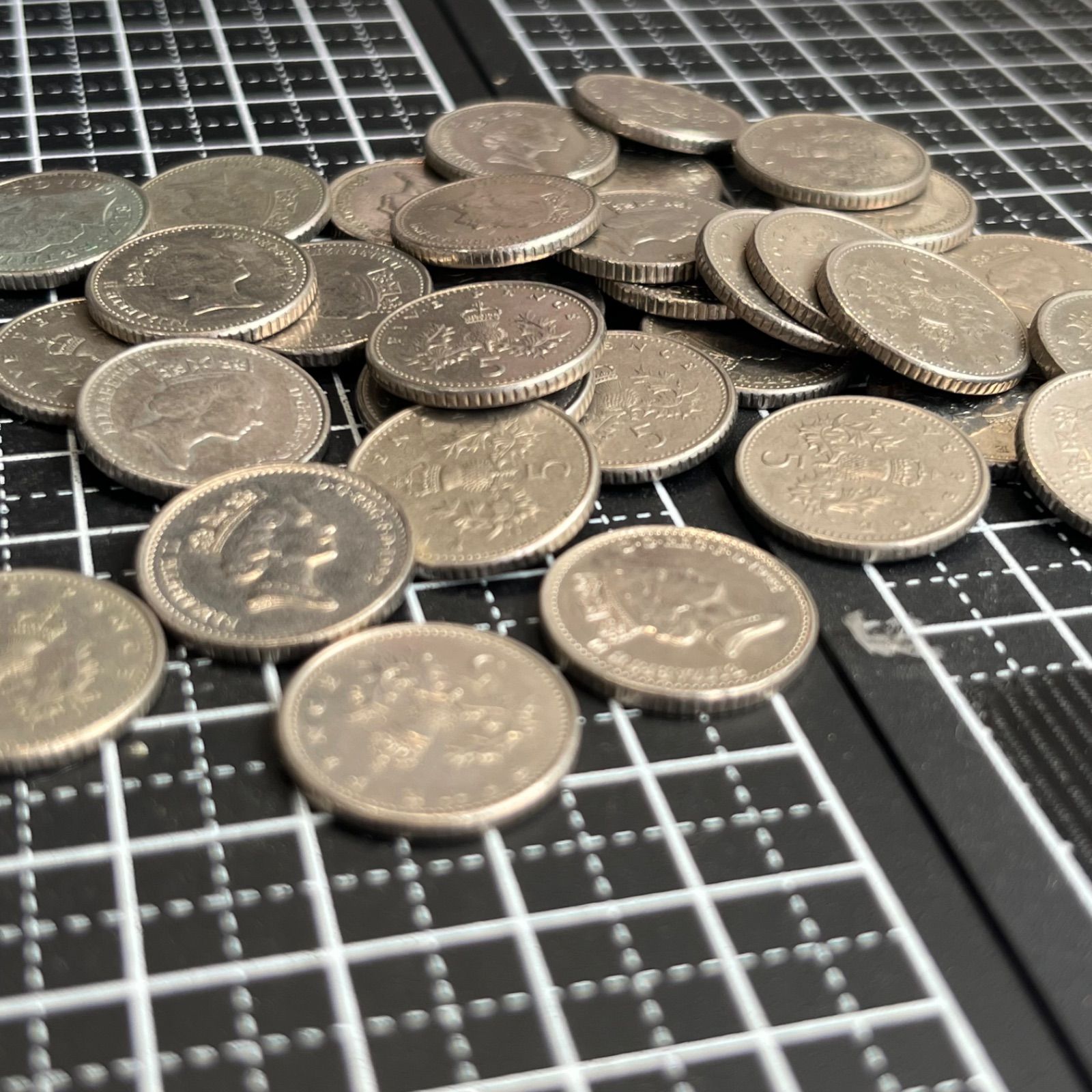 古銭】イギリス 5ペンス硬貨 約113gまとめ売り 王冠アザミ紋章デザイン
