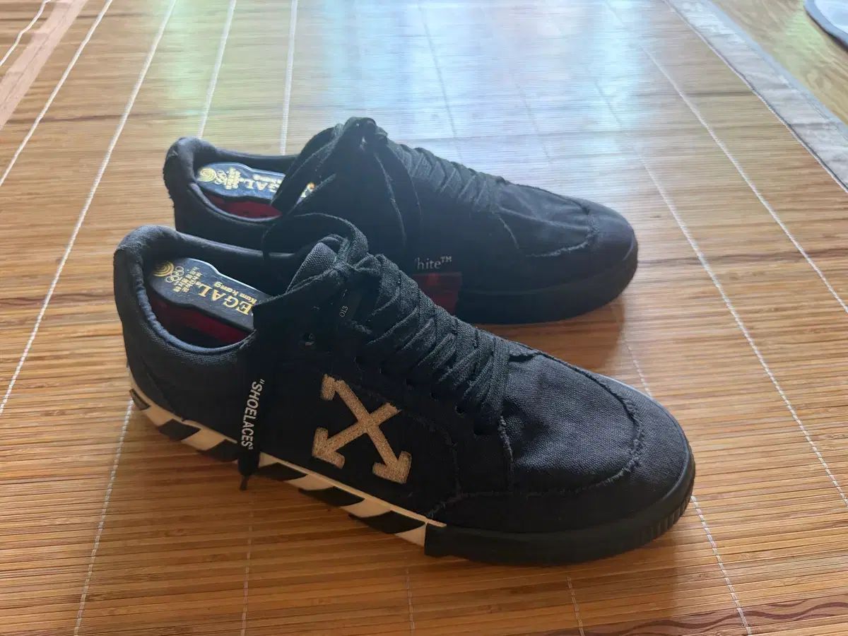 Off White オフホワイト ブラック スニーカー 42 韓国国内 270 17,966円