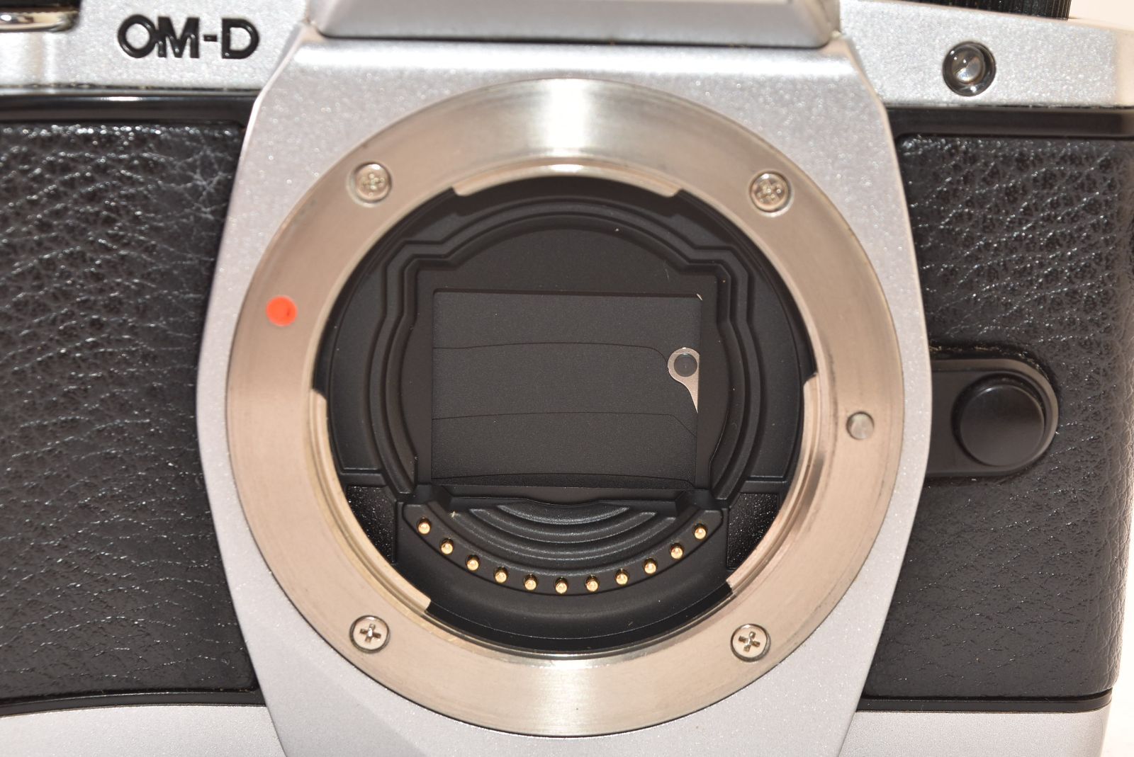 Olympus OM-D E-M5ミラーレスカメラ　ジャンク ☆ジャンク品☆ OLYMPUS オリンパス OM-D E-M5 ボディ シルバー ミラー