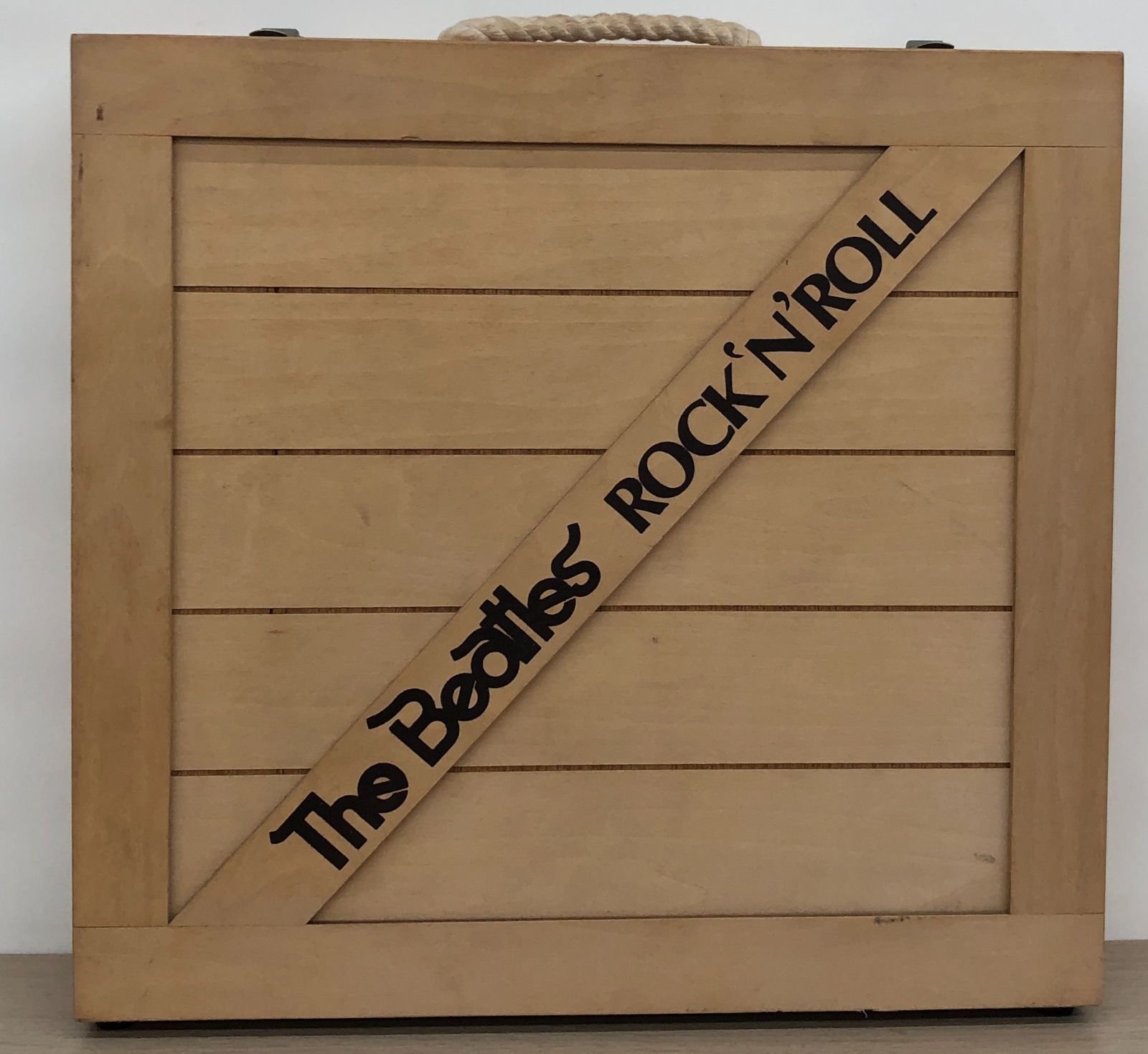 【中古・現状品】ビートルズ　Beatles　レコードBOX　LPレコードBOX　中身は空　K-1004