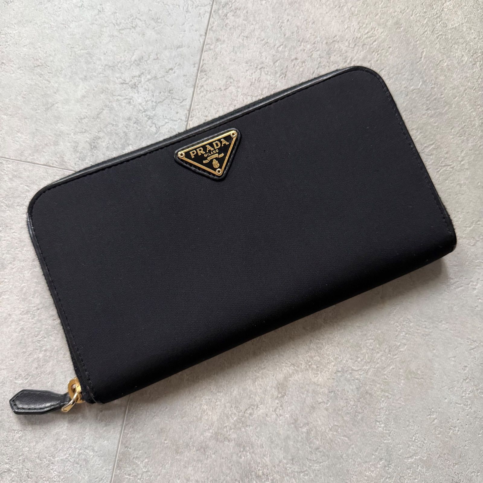 PRADA プラダ レザー×ナイロン ジッピーウォレット トライアングルロゴプレート ラウンドファスナー長財布 ブラック ゴールド金具