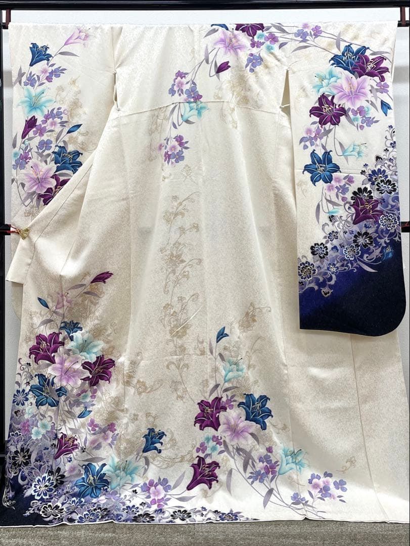 振袖 手描き 銀通し ラメ刺繍 金彩 銀彩 百合 身丈174cm MO3841 39,195円