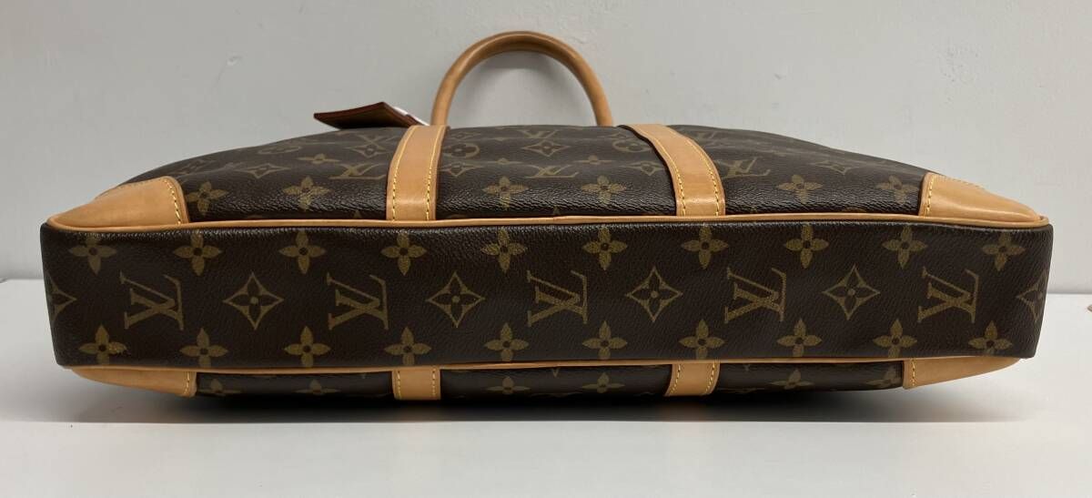LOUIS VUITTON モノグラム TH1024 M53361 ポルト ドキュマン