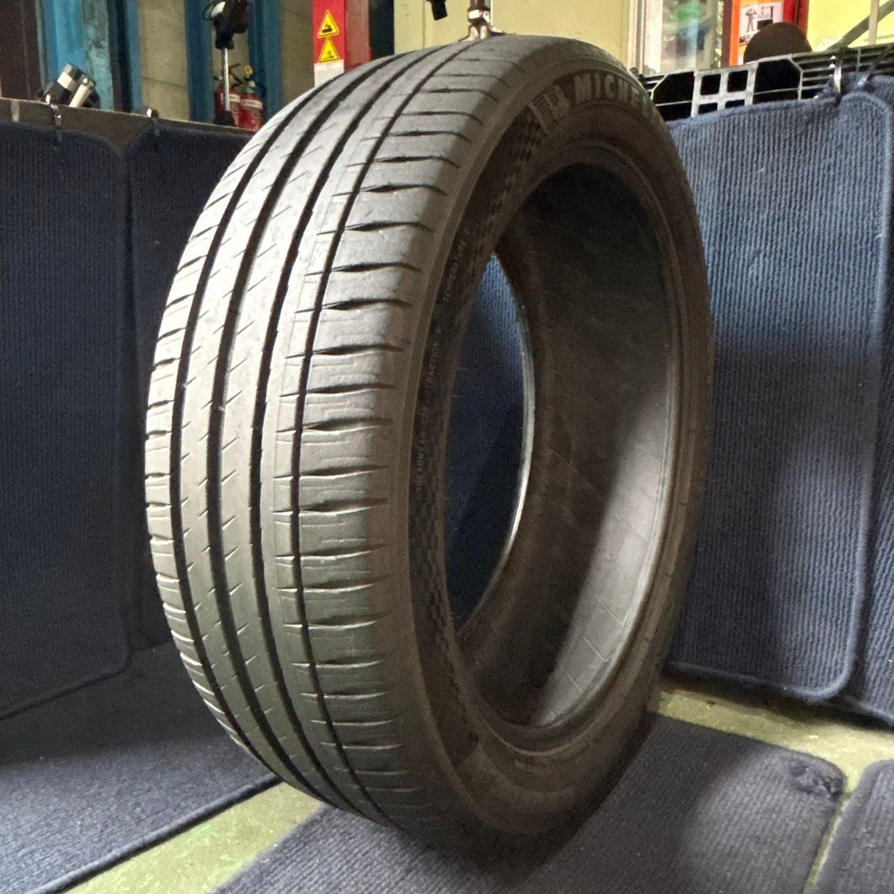 ☆送料無料☆【2024年製造】【溝7分山】MICHELIN PILOT SPORT4 SUV 1本 235/50R21 ASP3737