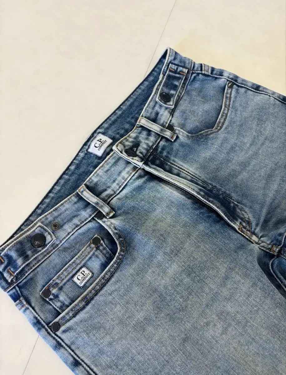 QR正規品 C.P. COMPANY シーピーカンパニー スリムジーン デニム 30