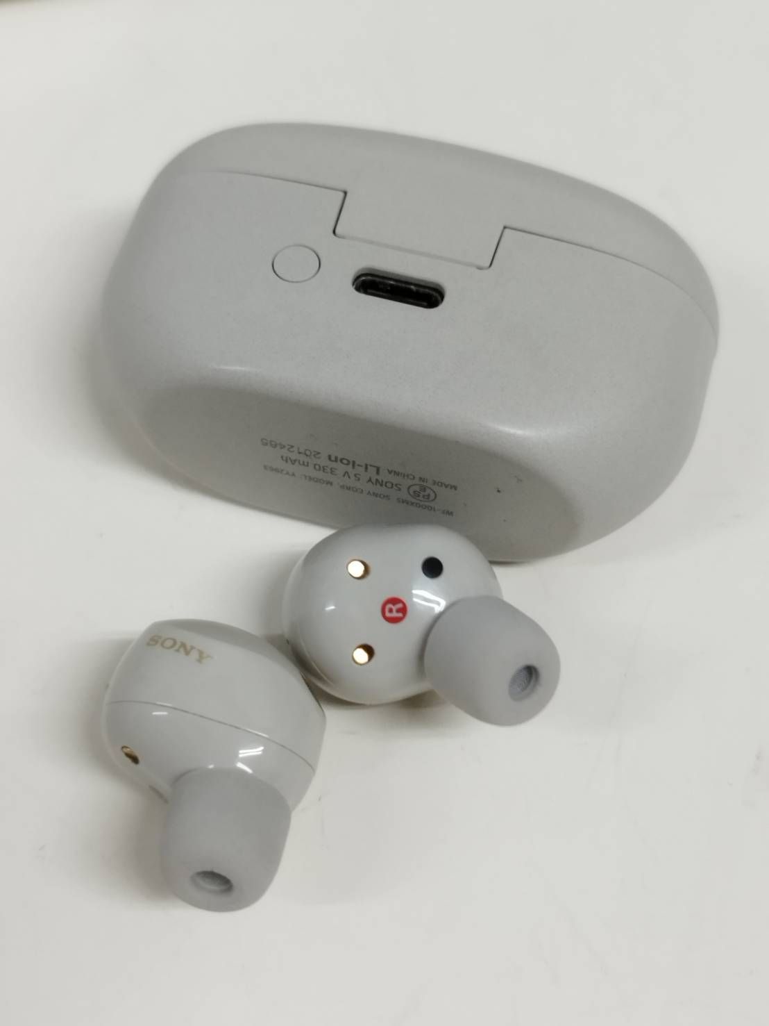 美品】SONY WF-1000XM5/YY2963/ワイヤレスイヤホン/プラチナシルバー