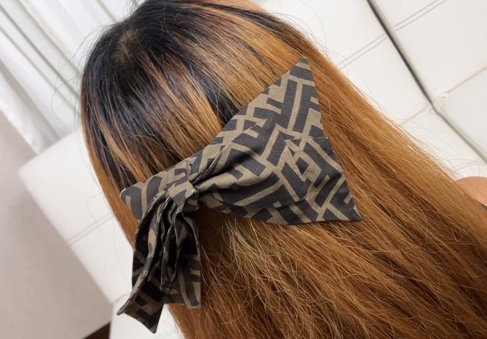 FENDI フェンディ ズッカ FFロゴ リボン バレッタ ヘアアクセサリー