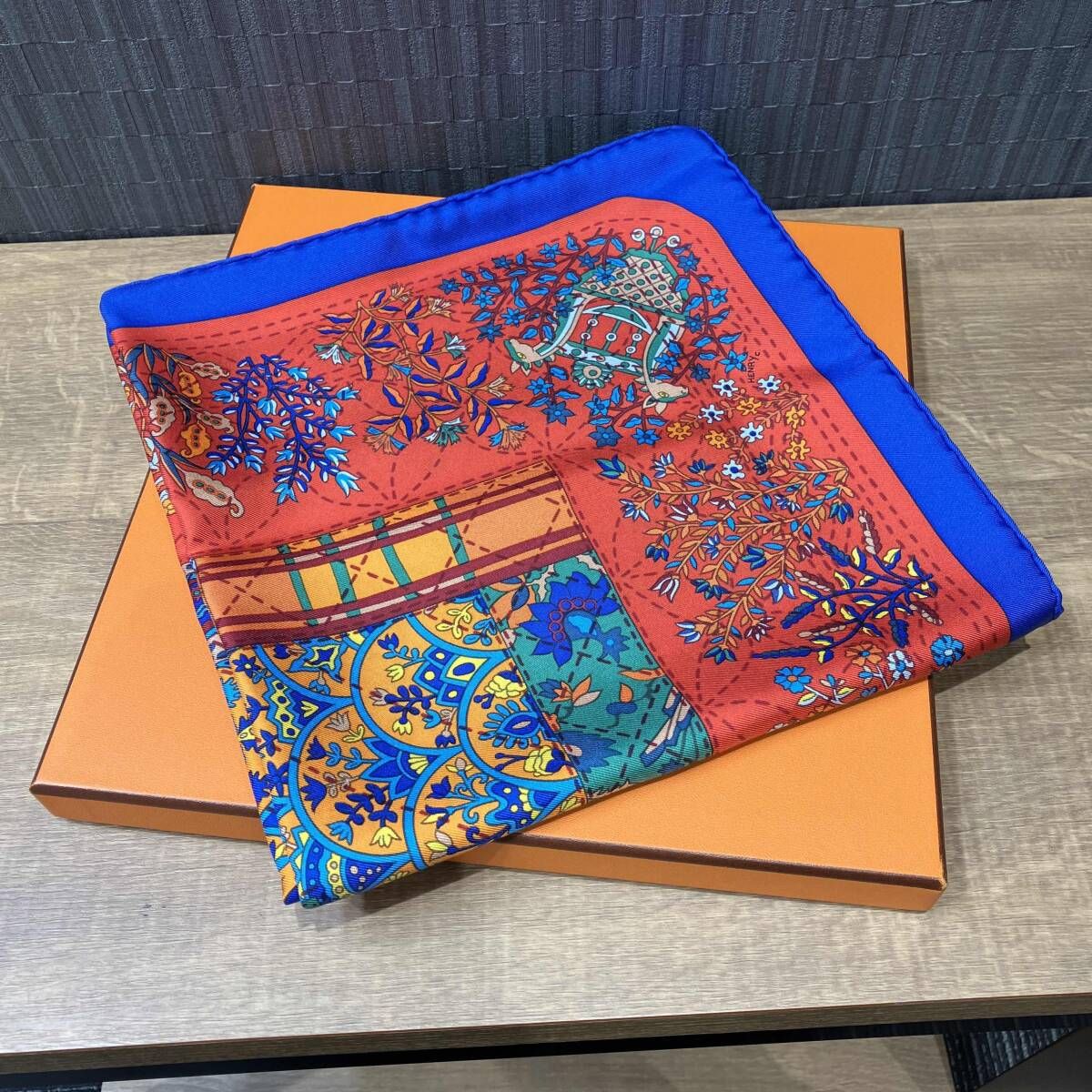 HERMES／カレ90／Pique Fleuri de Provence／プロヴァンスの花刺繍