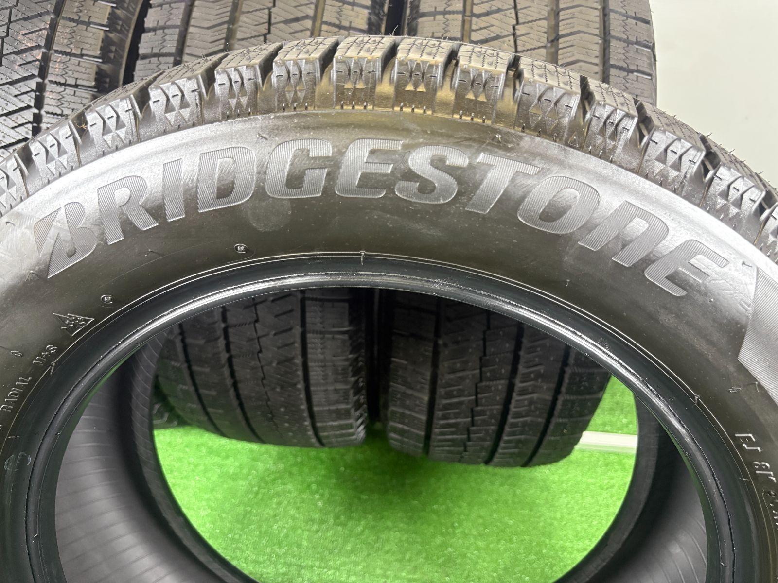 送料無料☆205/55R16 ブリヂストン VRX2 2019年製 4本 冬 タイヤ