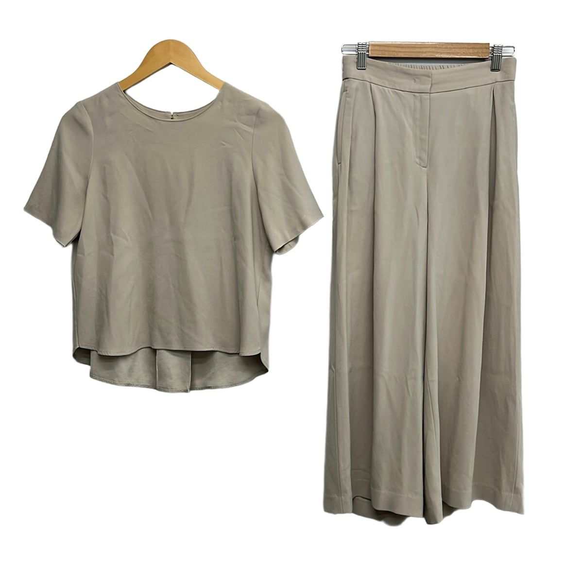 theory luxe(セオリーリュクス) レディースパンツセットアップ レディース - グレーベージュ クルーネック/半袖/ウエストゴム