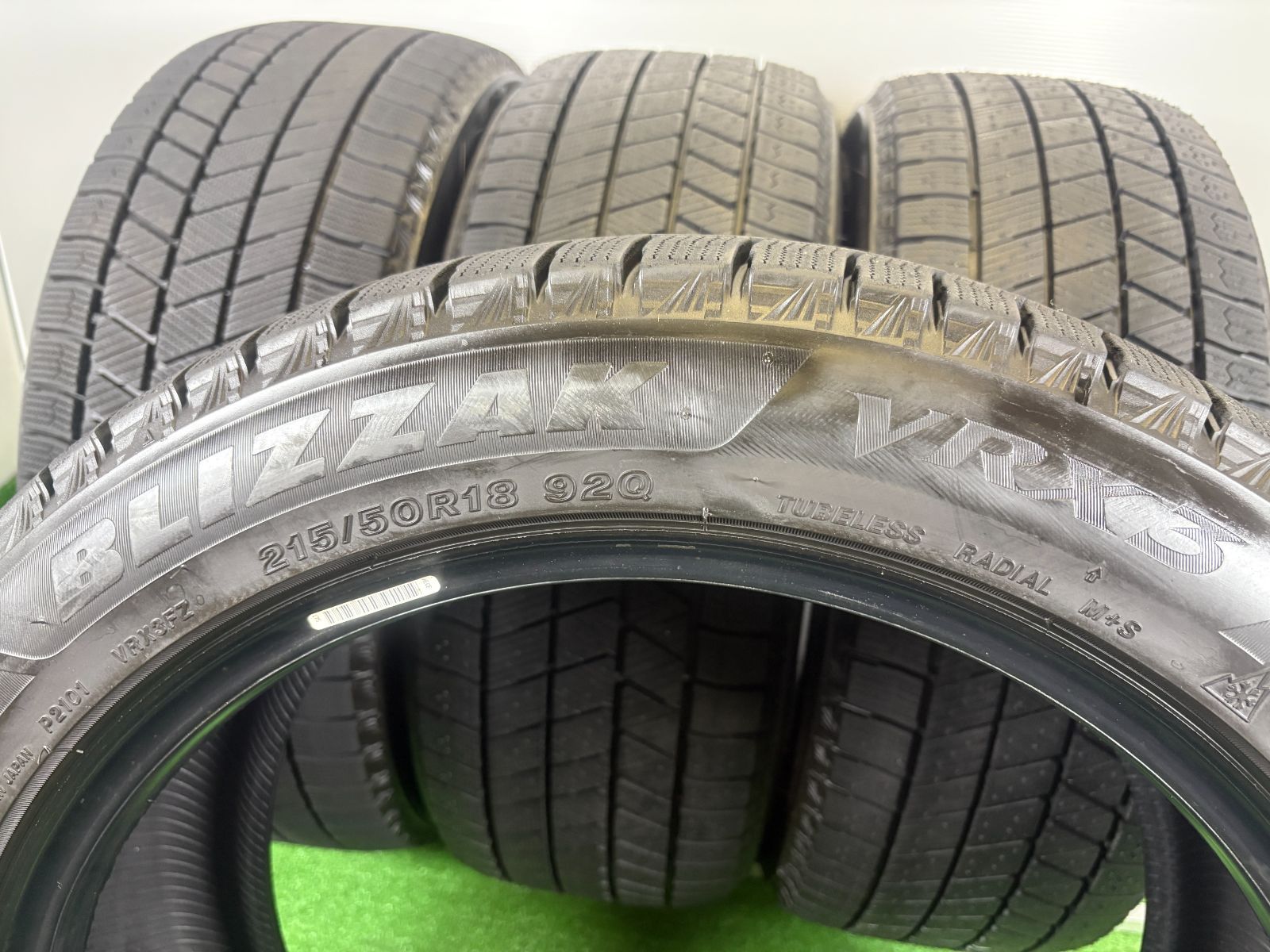送料無料☆215/50R18 ブリヂストン VRX3 2024年製 4本 冬 タイヤ