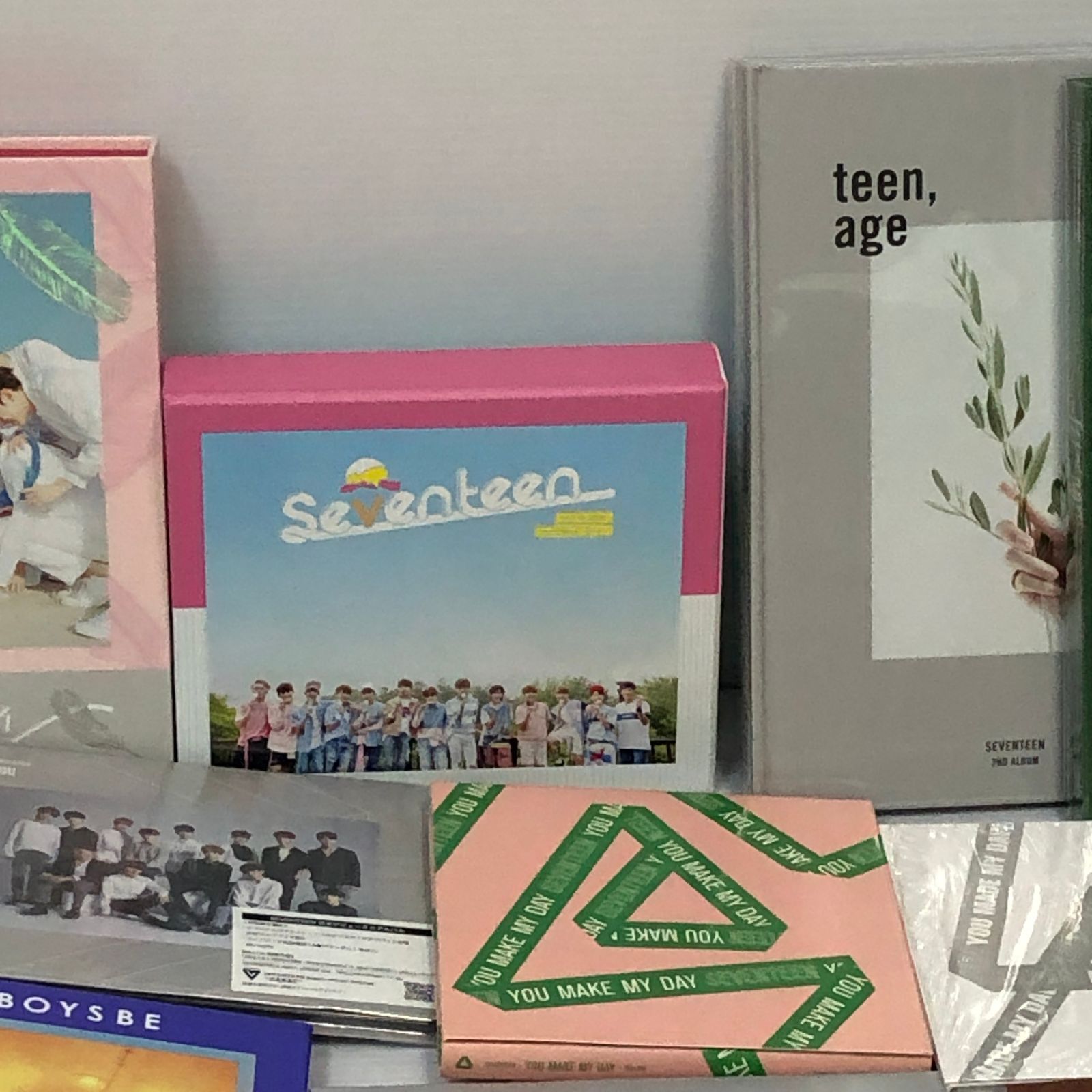 △100 SEVENTEEN セブチ CD 付属品 等 超大量 ※欠品物不明・動作や商品