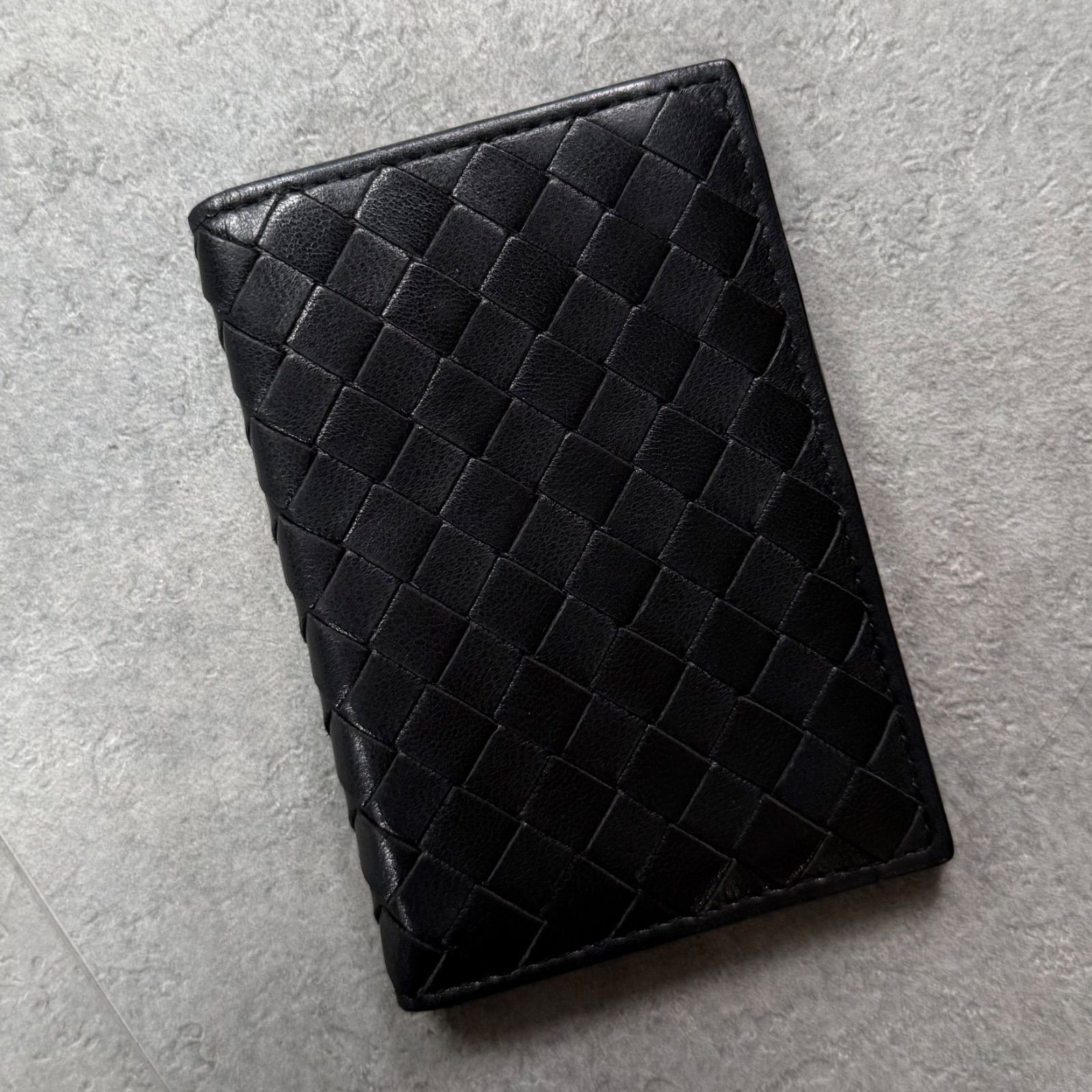 美品 BOTTEGA VENETA ボッテガヴェネタ イントレチャート カードケース パスケース 二つ折り ラムレザー ブラック 黒