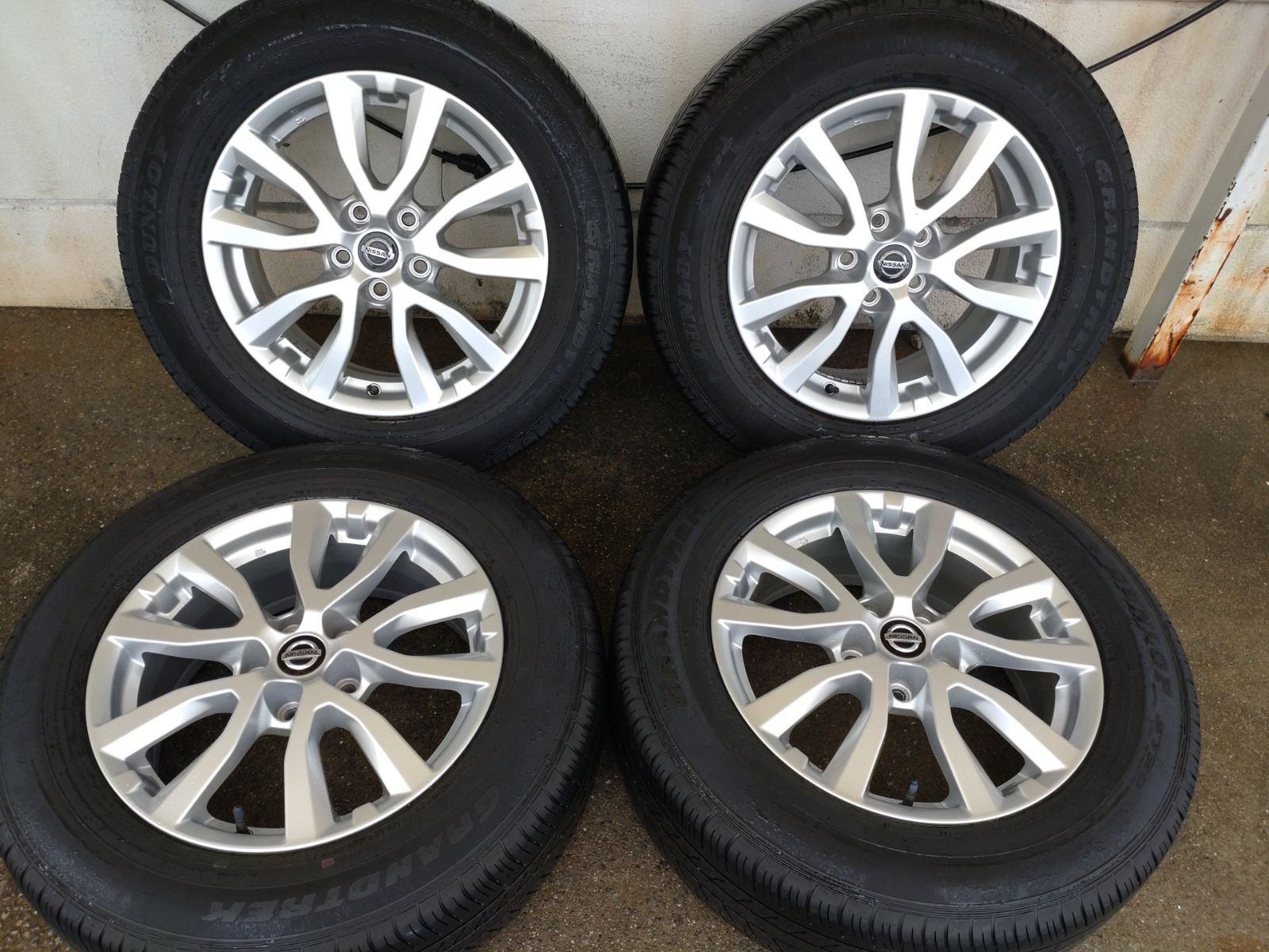 日産　エクストレイル　T32　前期　純正 17インチ 7J +45　PCD 114.3-5H　＆　ダンロップ　グランドトレック　ST30　225/65R17 　4本