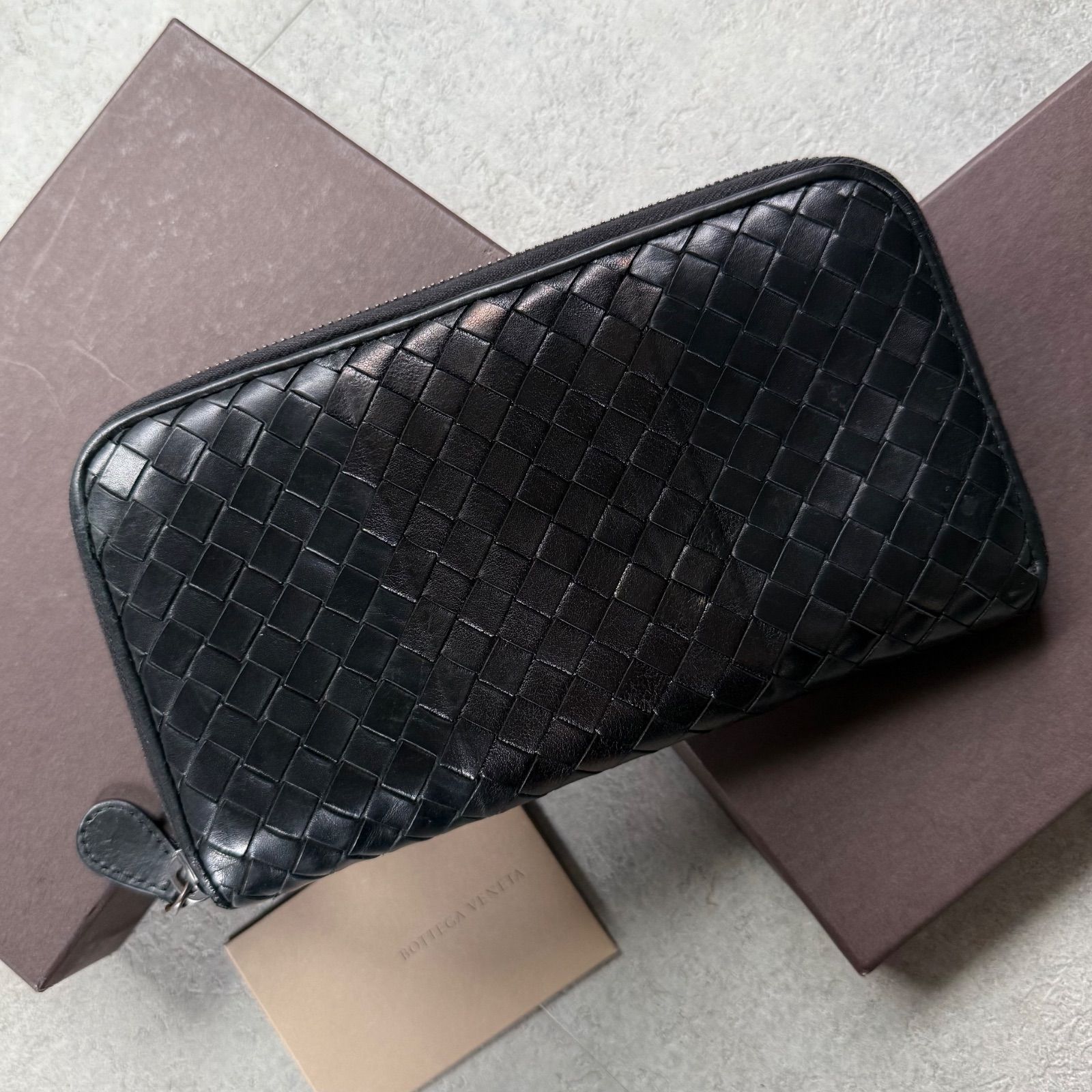 美品 BOTTEGA VENETA ボッテガヴェネタ イントレチャート ラウンド