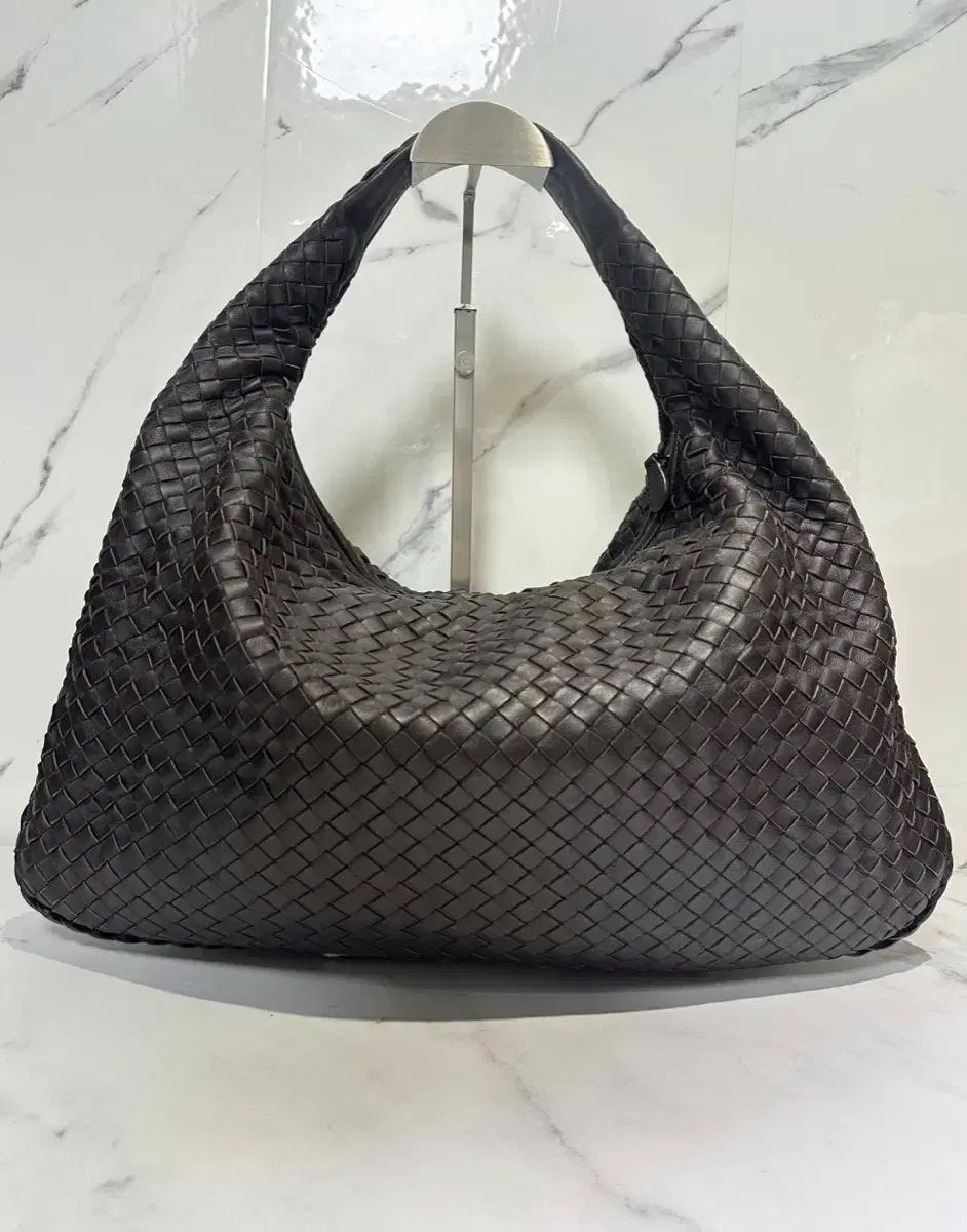 A 正規品 BOTTEGA VENETA ボッテガ・ヴェネタ HOBO BAG Mサイズ ダークブラウン