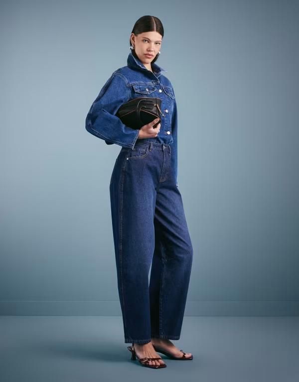 ミスセルフフリッジ レディース ボトムス デニムパンツ ジーンズ Miss Selfridge barrel leg jeans in indigo wash Indigo wash インディゴ