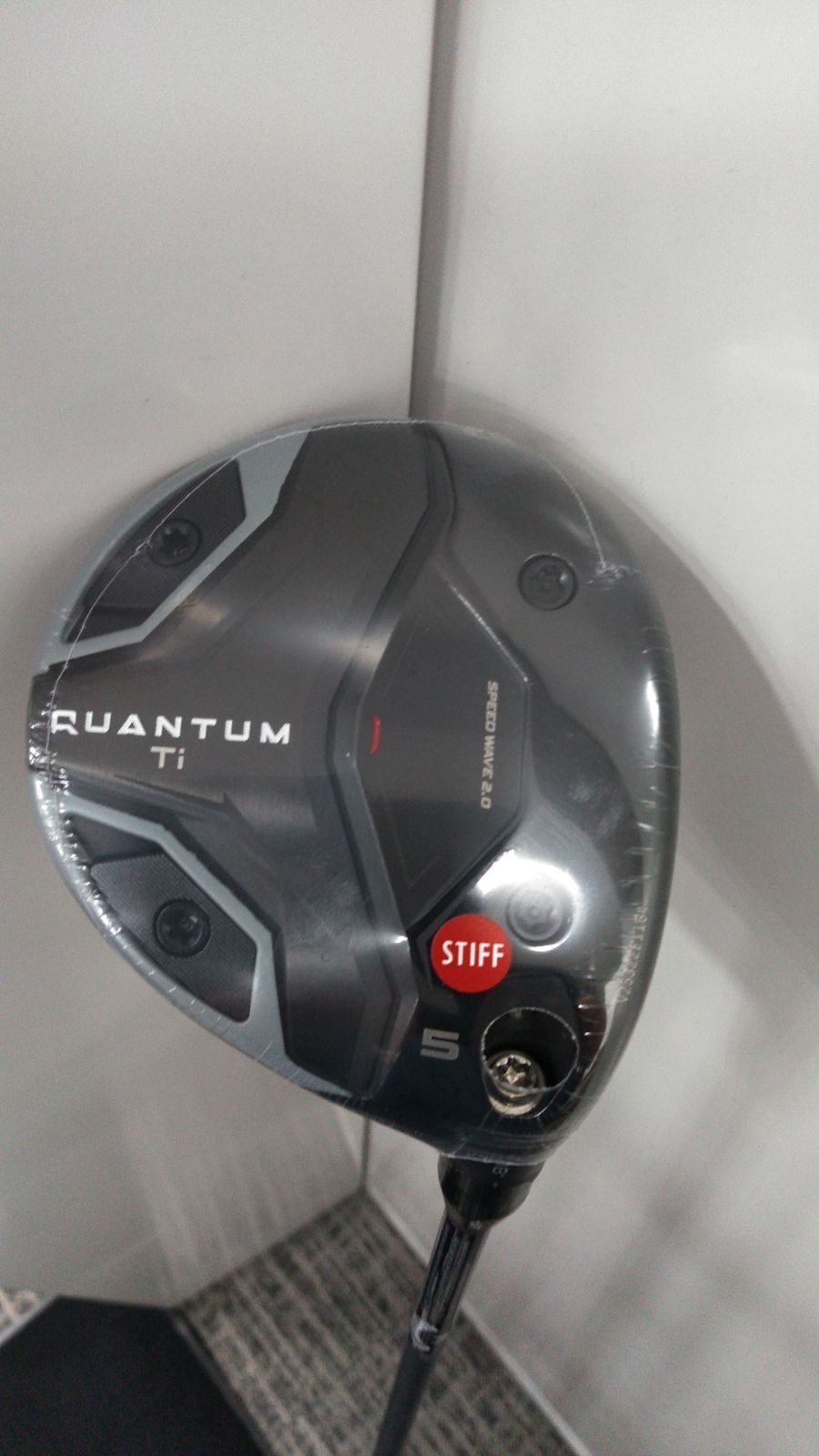 Fw浦安【新品未使用品】キャロウェイ Quantum Ti フェアウェイウッド メンズ 右用 5W/18° DENALI FROST SILVER/60Ｓカーボン USA直輸入品(浦安店）