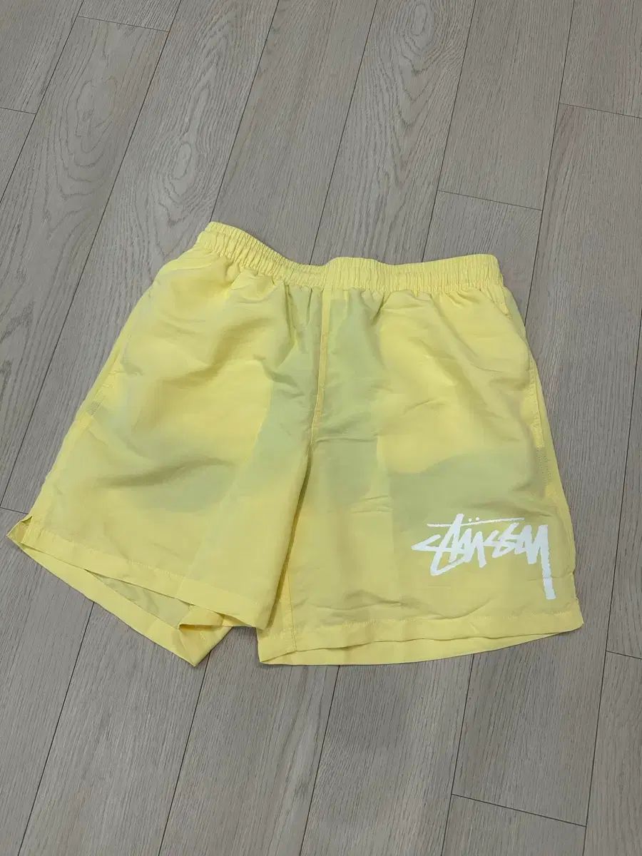 新品) STUSSY ステューシー BIG ストック ウォーター ショーツ イェロー