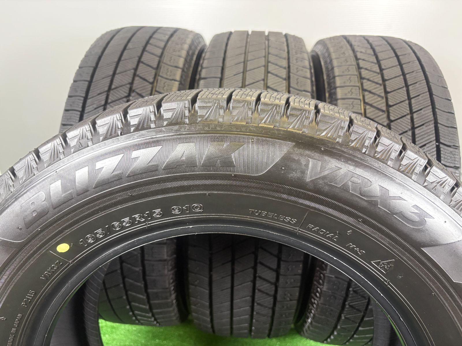 送料無料☆195/65R15 ブリヂストン VRX3 2023年製 4本 冬 タイヤ