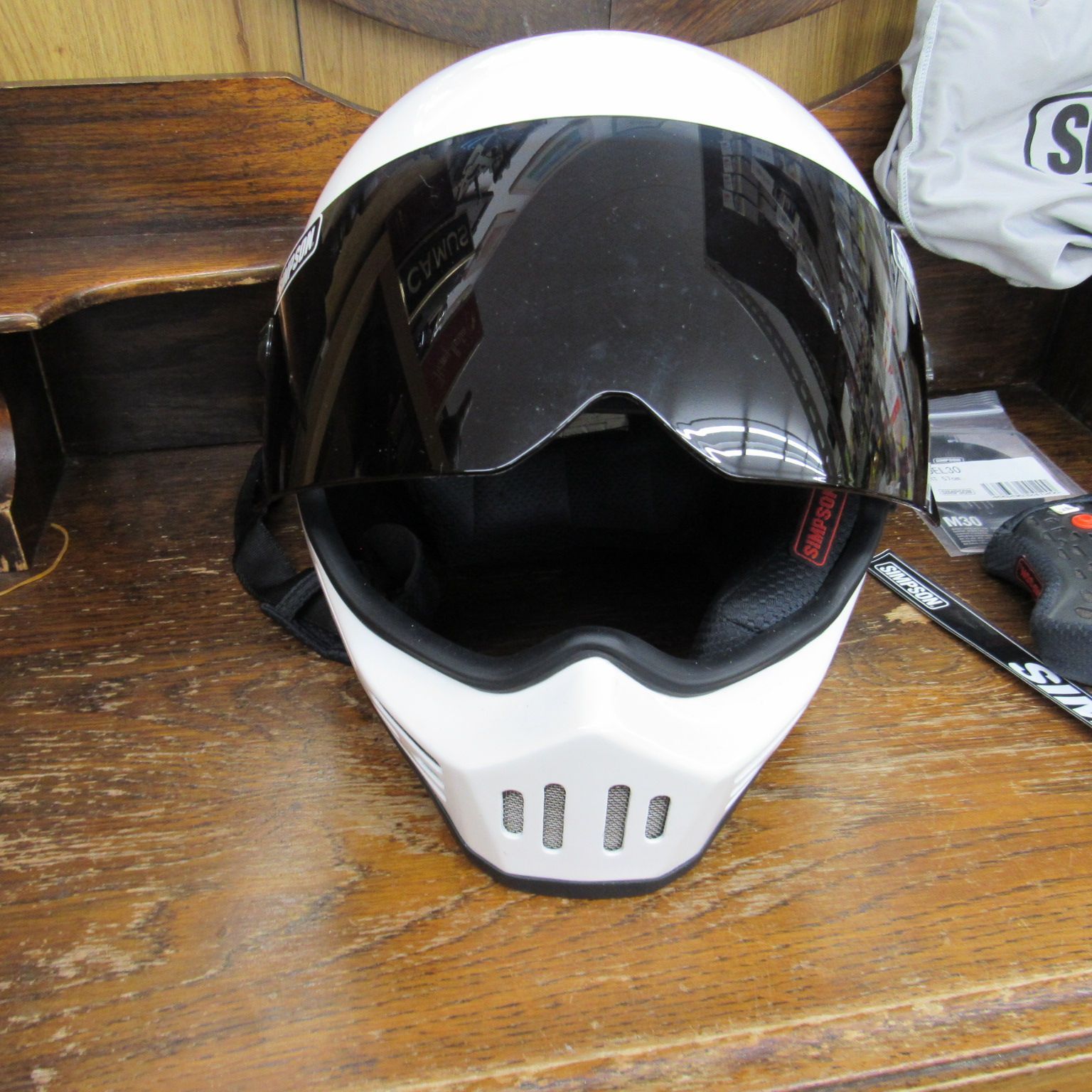 中古美品 SIMPSON HELMETS ヘルメット MODEL30 57㎝ ホワイト