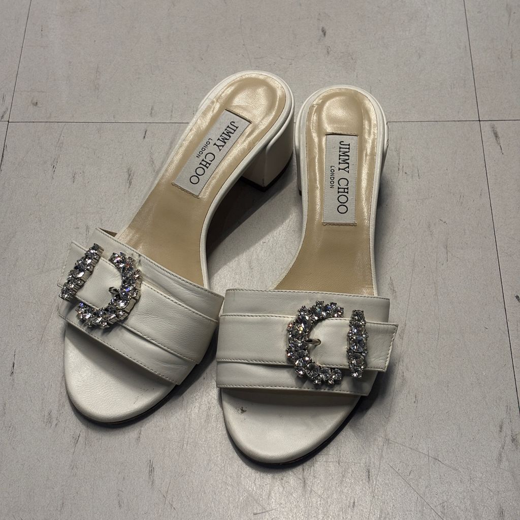 JIMMY CHOO ジミーチュウ Crystal Buckle Leather Mule Sandals
