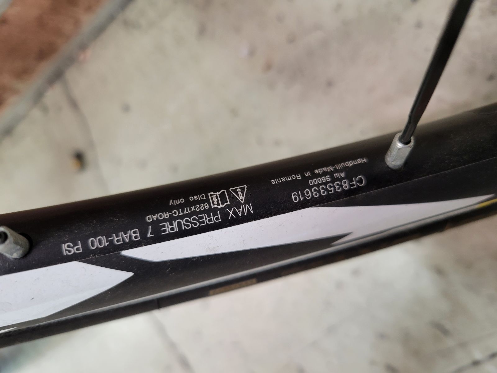 ◇ □ MAVIC COSMIC ELITE DISC UST 622×17c マビック コスミック UST 