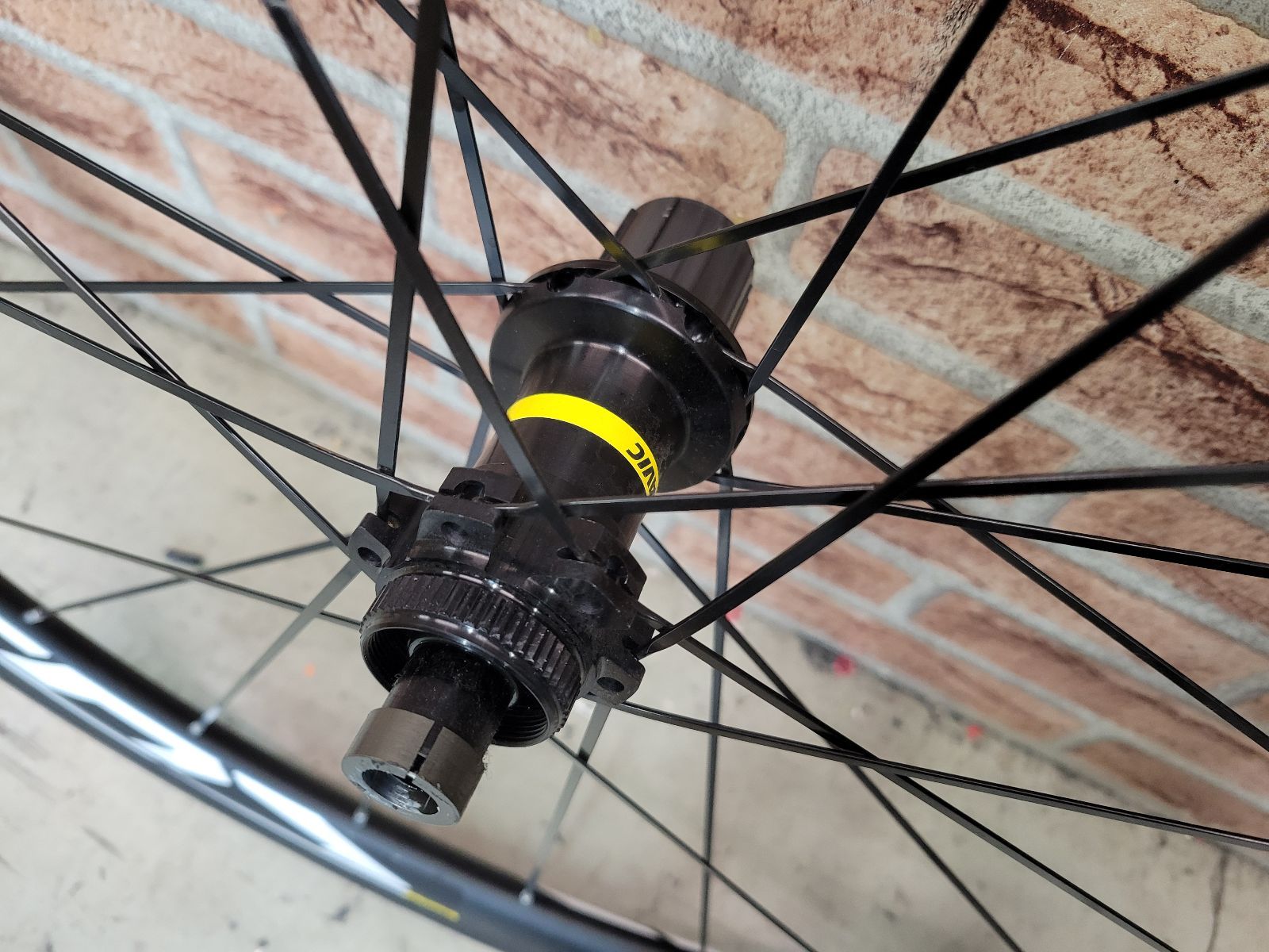 □ MAVIC COSMIC ELITE DISC UST 622×17c マビック コスミック UST
